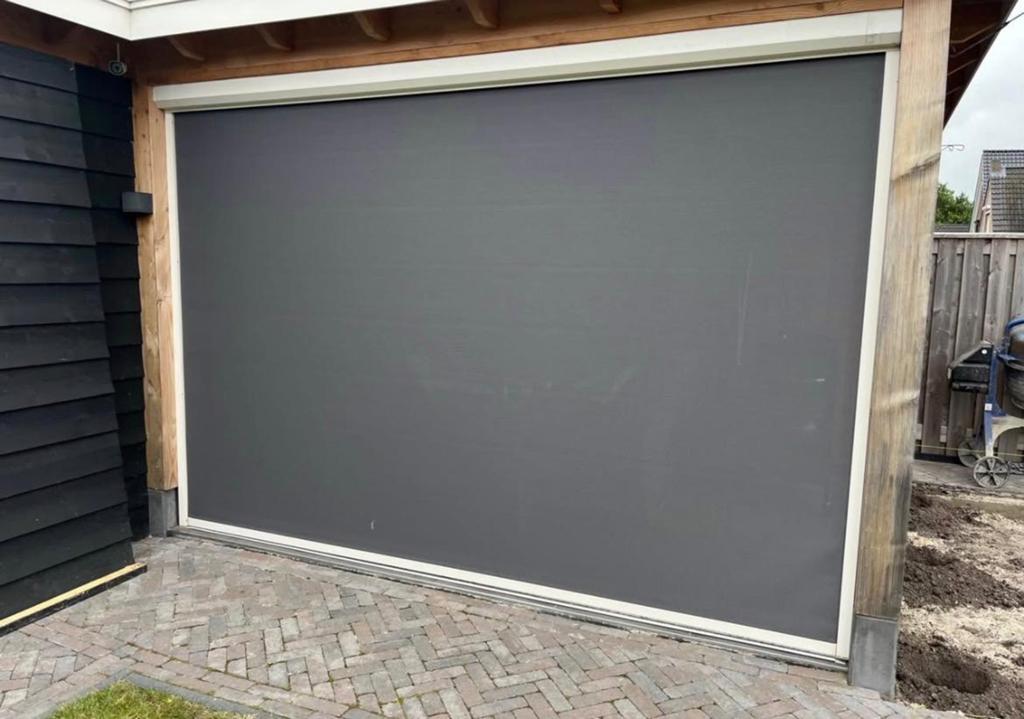Elektrisch RitsScreen/Zipscreen met Somfy afstandsbediening, Tuin en Terras, Zonneschermen, 450 cm of meer, Elektrisch, Ophalen of Verzenden