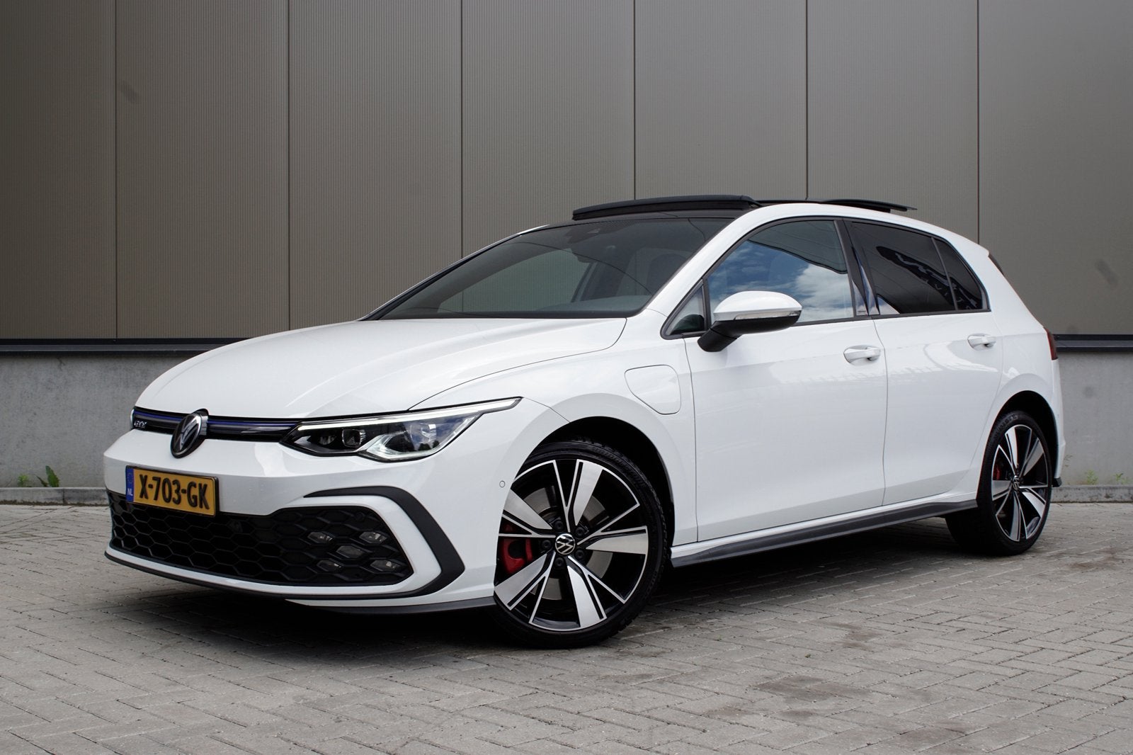 Volkswagen Golf 1.4 Ehybrid GTE | Pano | Lane assist | IQ |, Auto's, Stof, Zwart, 4 cilinders, Wit