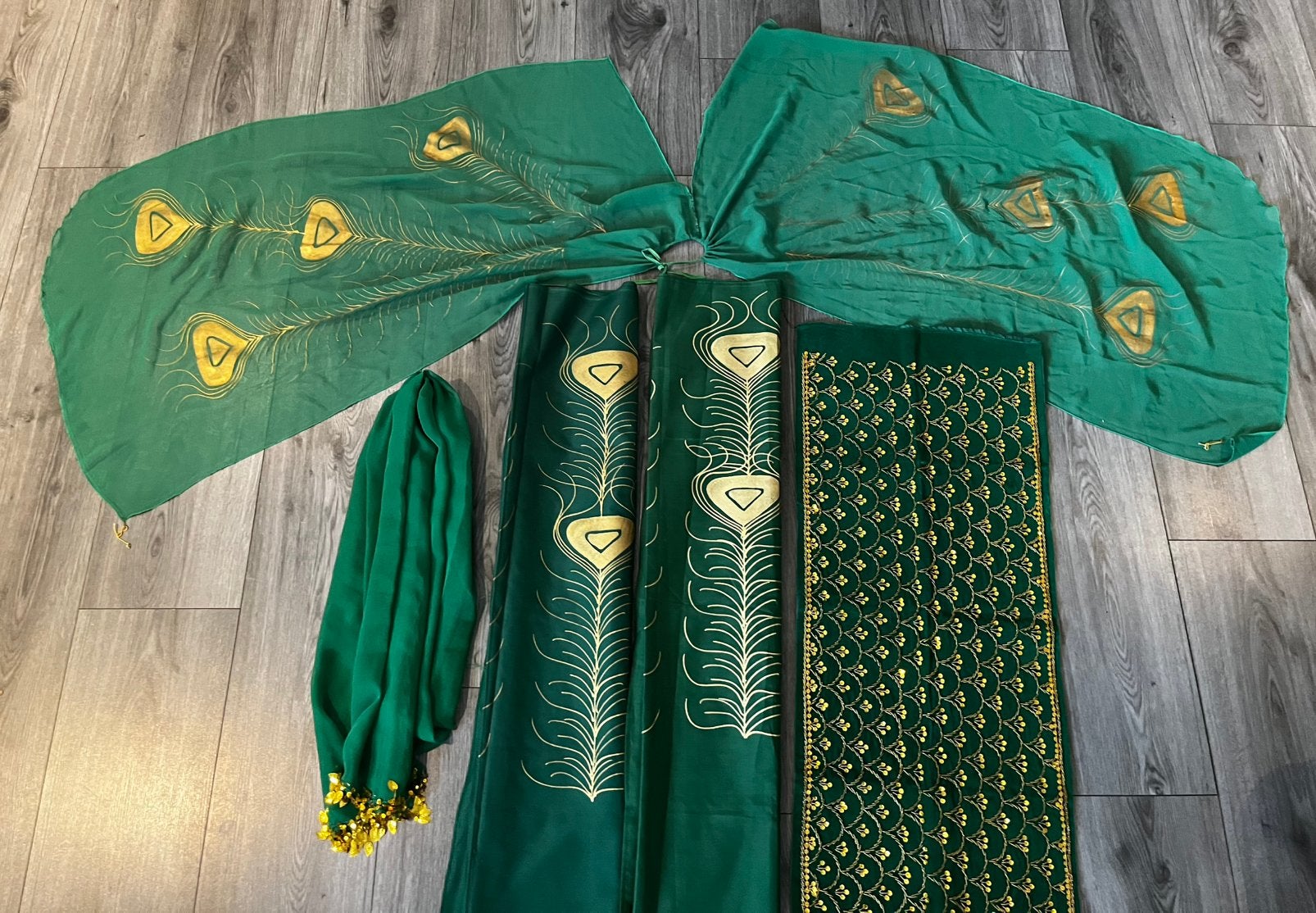Indonesische kleding 2, Ophalen of Verzenden, Zo goed als nieuw, Overige typen