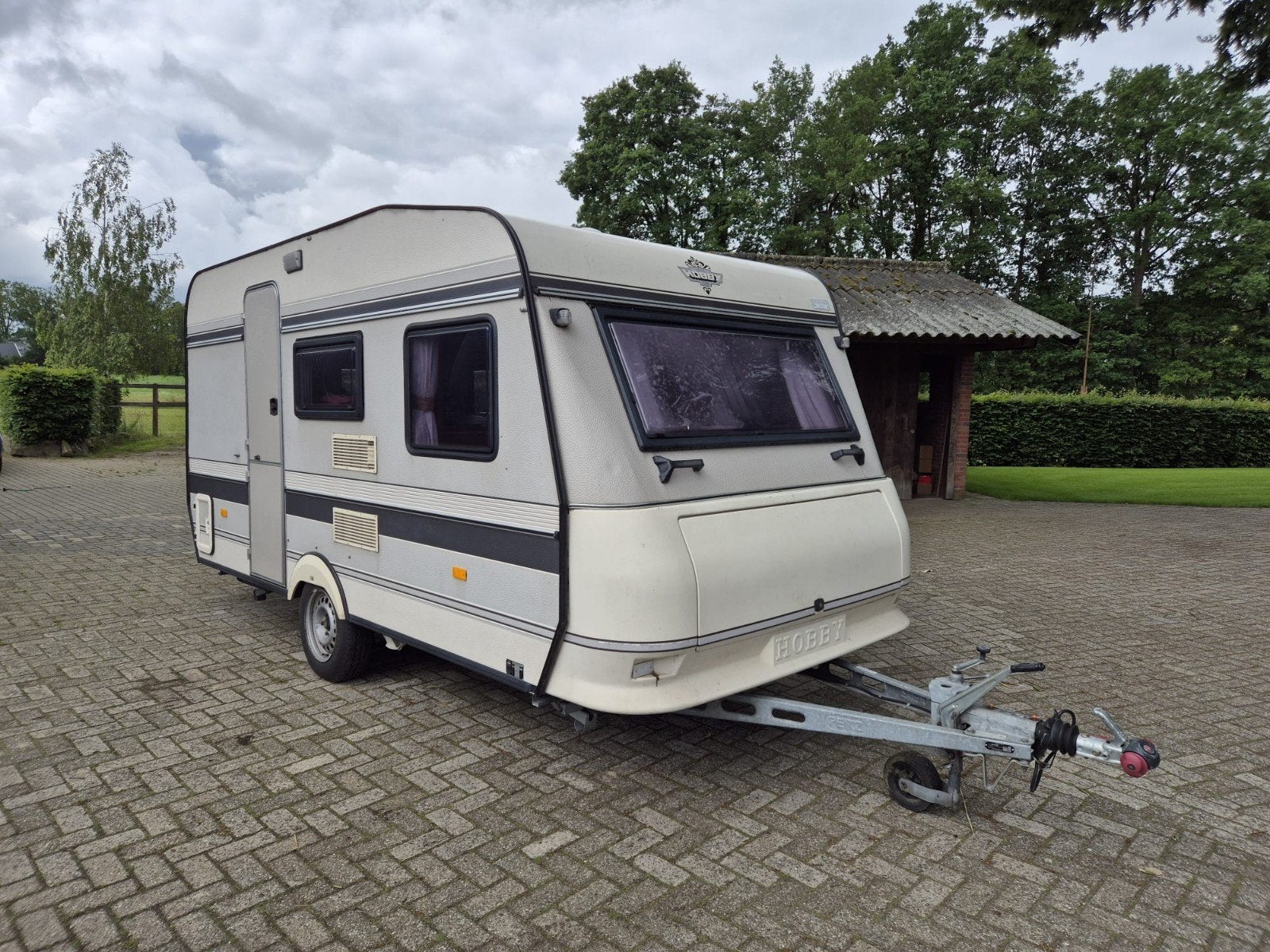 Hobby De Luxe Caravan, Caravans en Kamperen, Caravans, Particulier, tot en met 4, 750 - 1000 kg, Treinzit, Hobby, 4 tot 5 meter