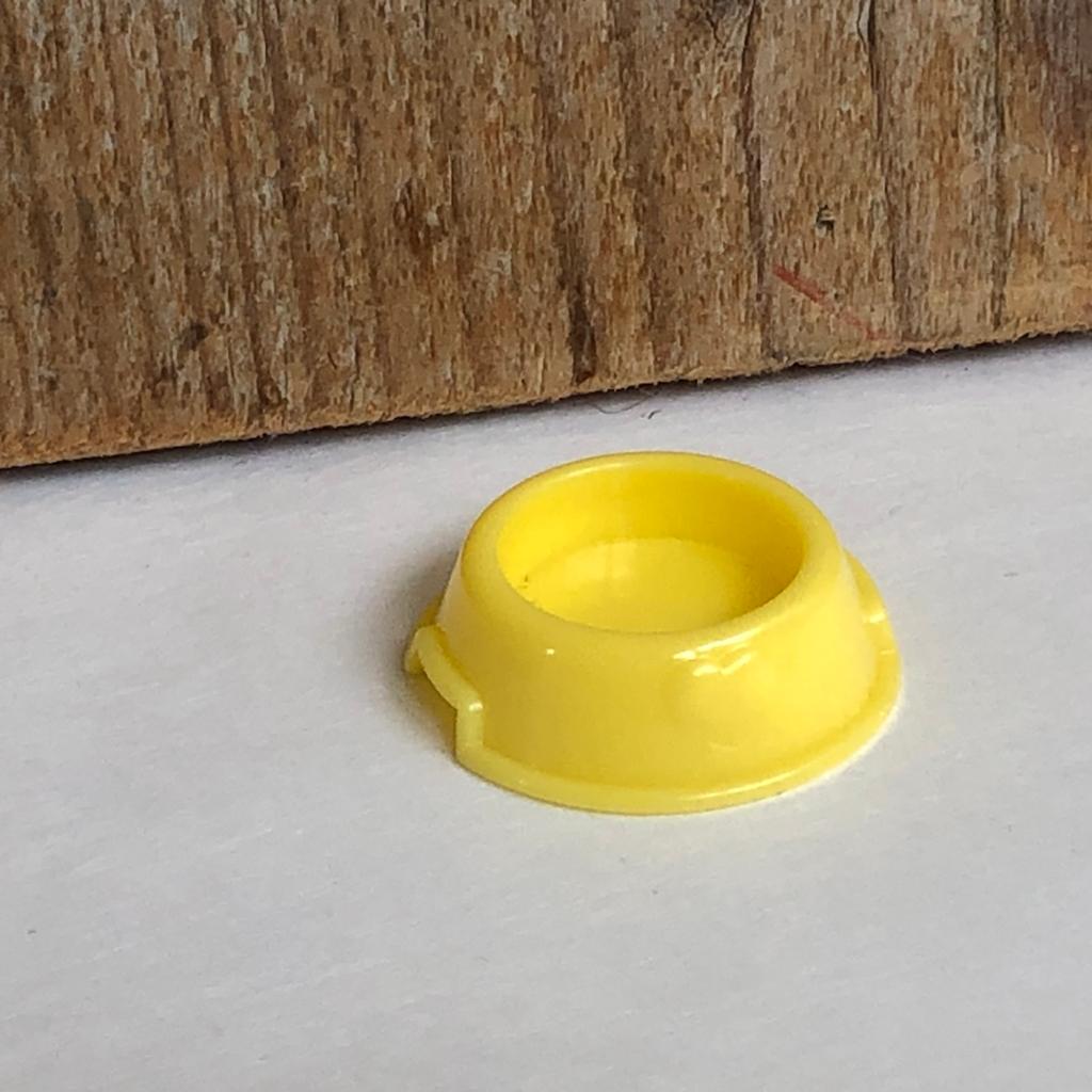 Geel Barbie dierekn voerbak voor hond kat konijn, Ophalen of Verzenden, Zo goed als nieuw, Toebehoren