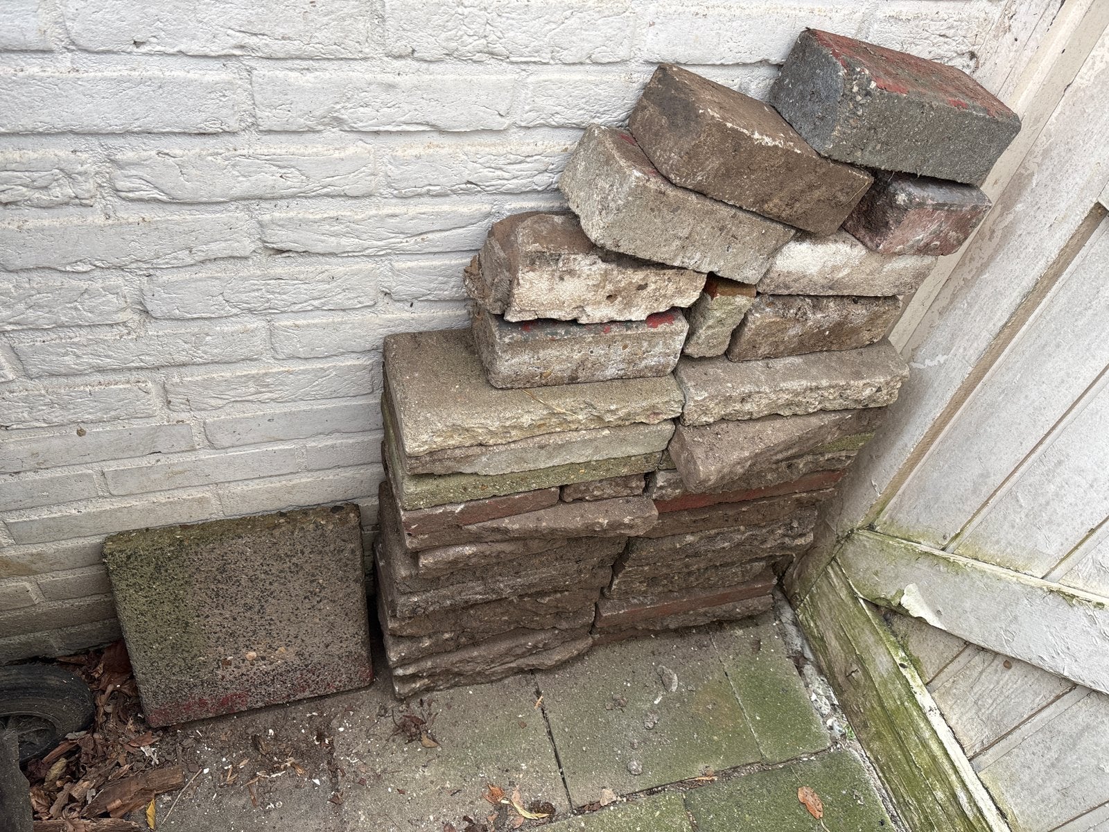 Gratis op te halen gebruikte halve tegels, 1 hele en baksten, Ophalen, Overige materialen, Gebruikt, Overige typen