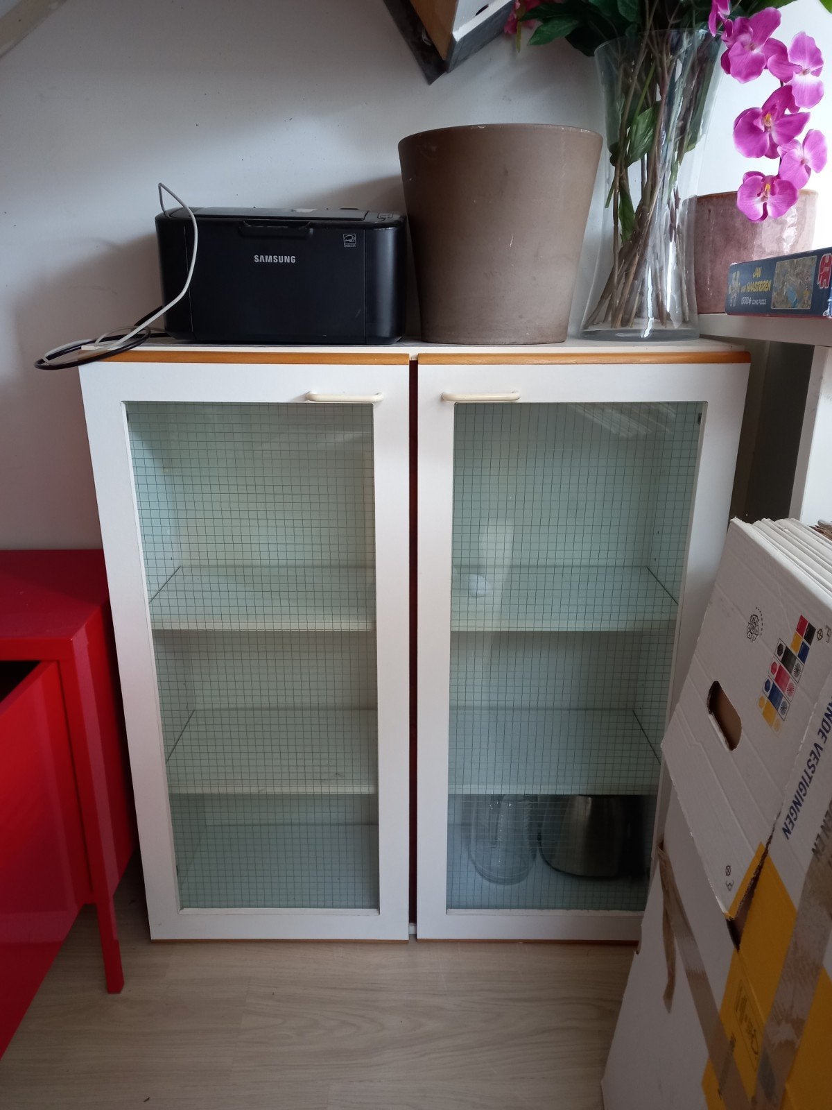 Gratis servieskast / vitrinekast - wel wiebelig, Ophalen, Gebruikt, 50 tot 100 cm, 150 tot 200 cm