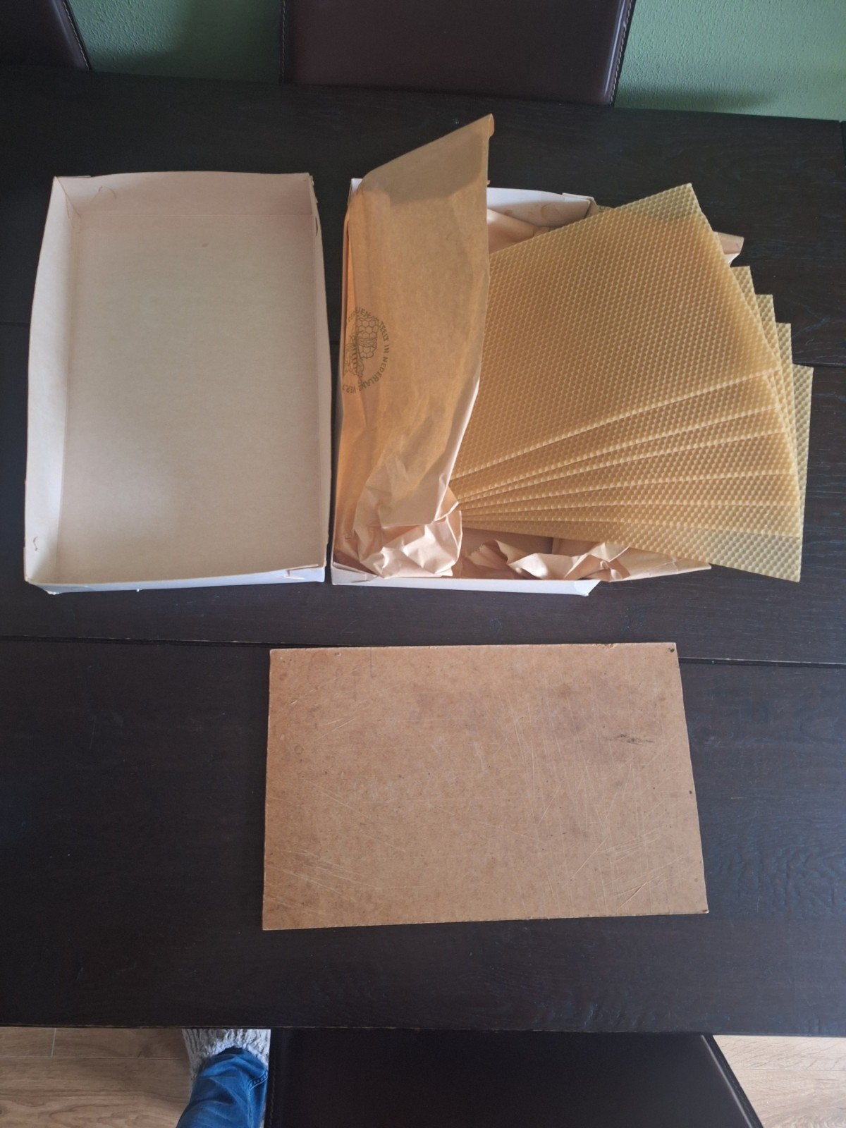 7 Bijenwas Vellen voor Kaarsen of Meubelonderhoud, Ophalen of Verzenden, Zo goed als nieuw