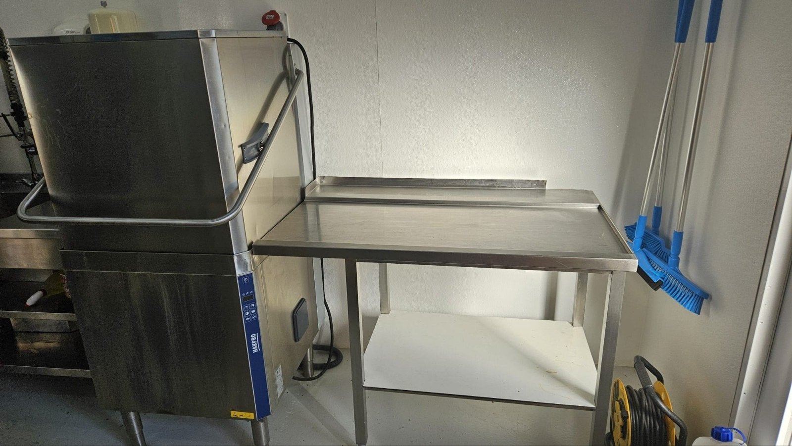 Electrolux Professional Vaatwasser met RVS werktafel, Ophalen, Gebruikt, Reinigen