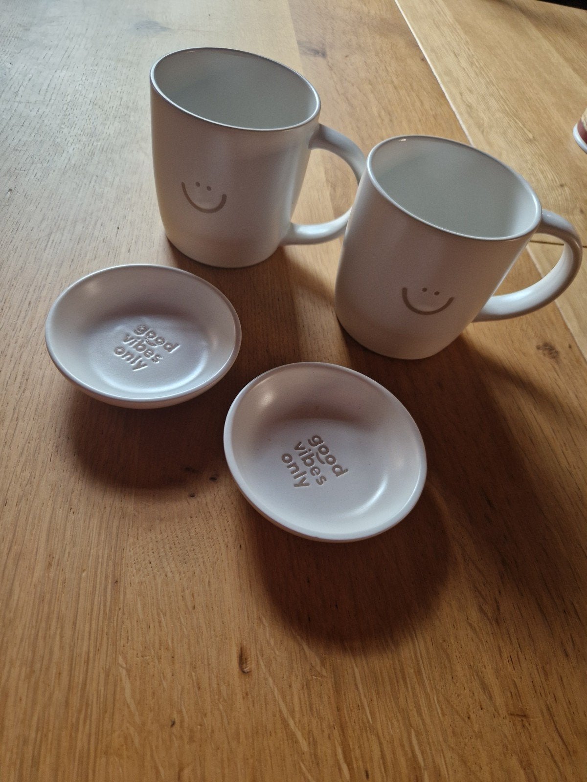 2x Grappige Bekers met 'Good Vibes Only' Schoteltjes, Overige typen, Nieuw, Ophalen of Verzenden, Steen/keramiek