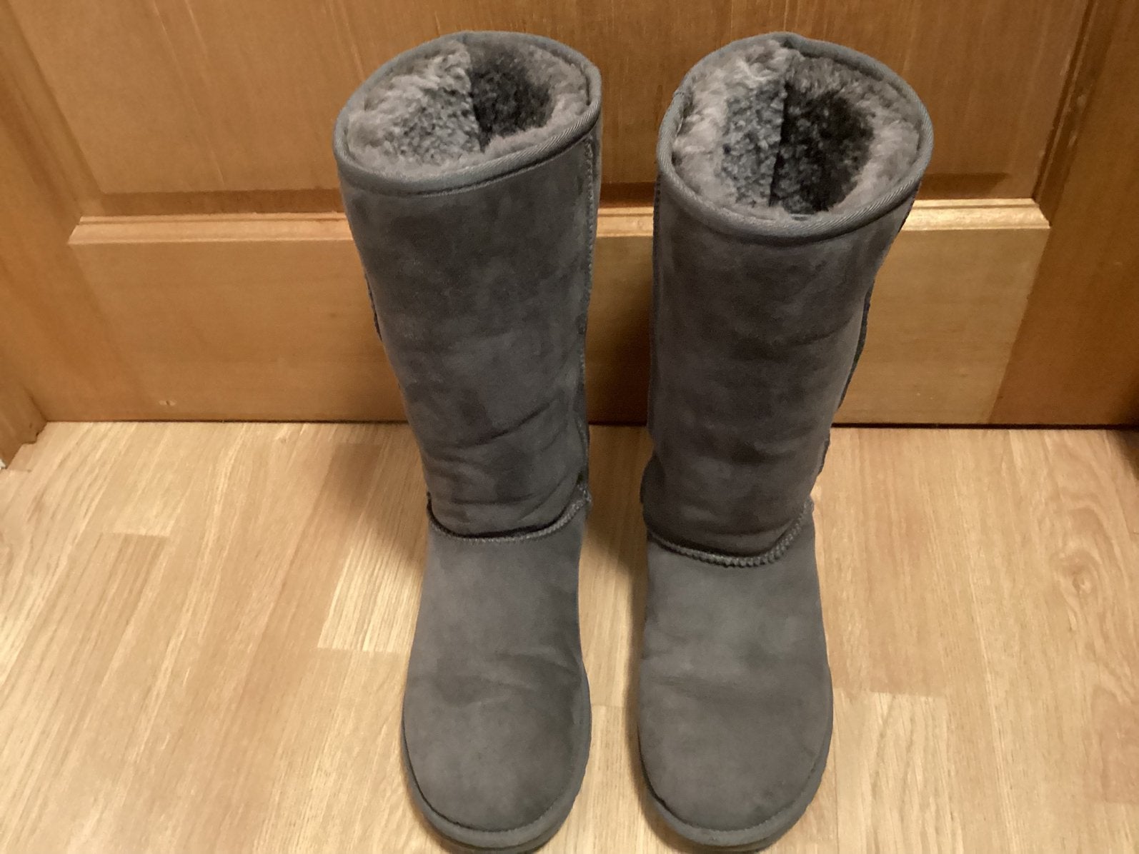 Originele UGG maat 39 Classic grijs, Ophalen, Zo goed als nieuw, Grijs