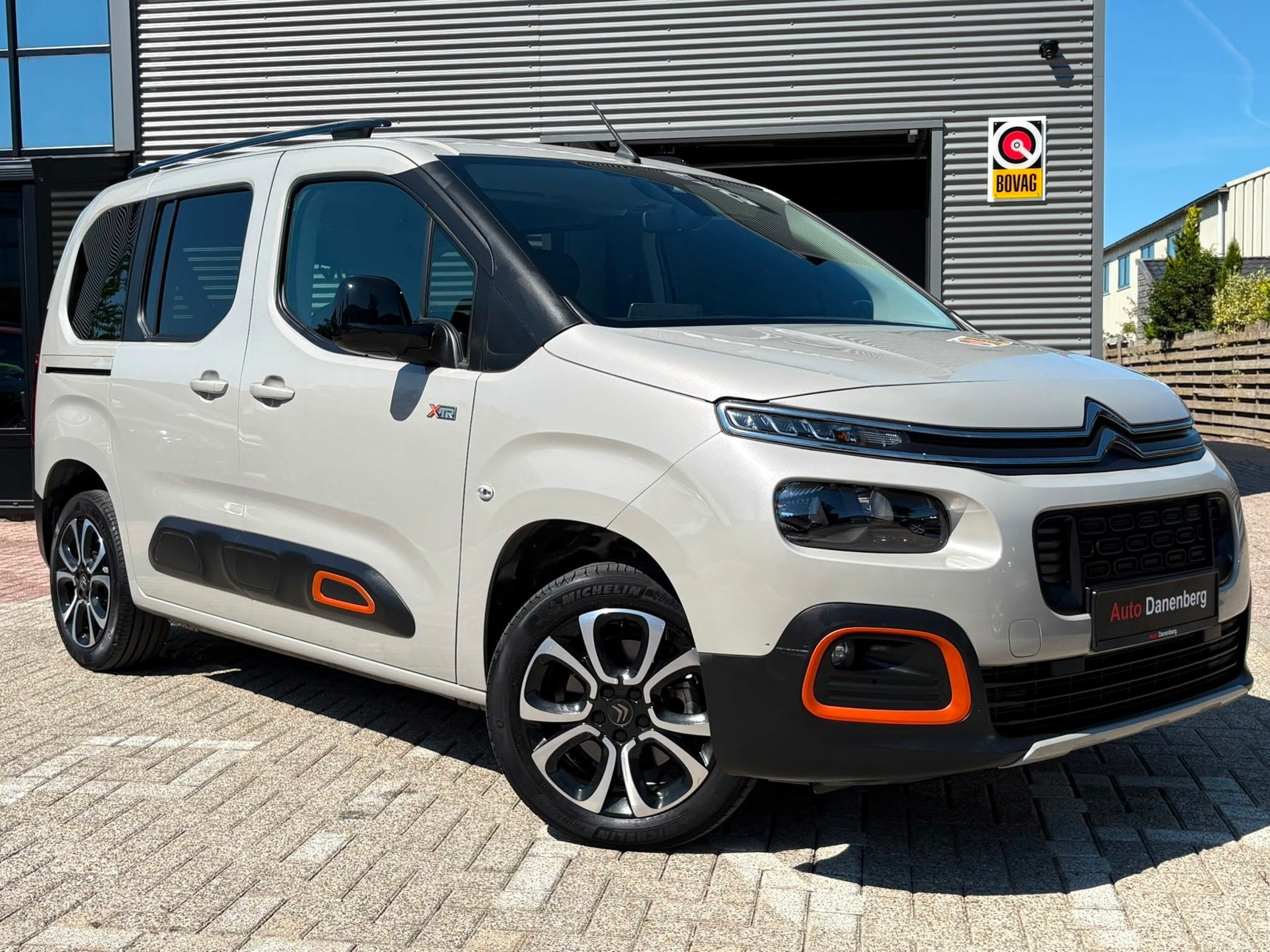 Citroen Berlingo 1.2 PureTech XTR GARANTIE! BOM-VOL-OPTIES W, Auto's, Dealer onderhouden, Zwart, Origineel Nederlands, Nieuw