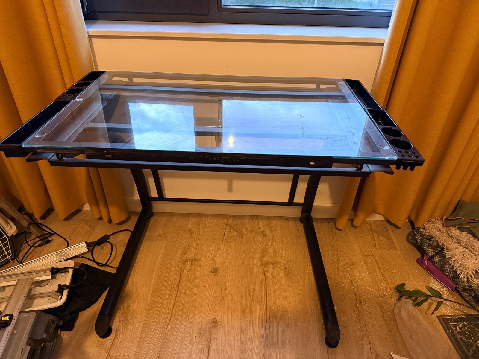 Tekentafel met glazen blad en verstelbare hoek, Ophalen, Gebruikt, Minder dan 130 cm