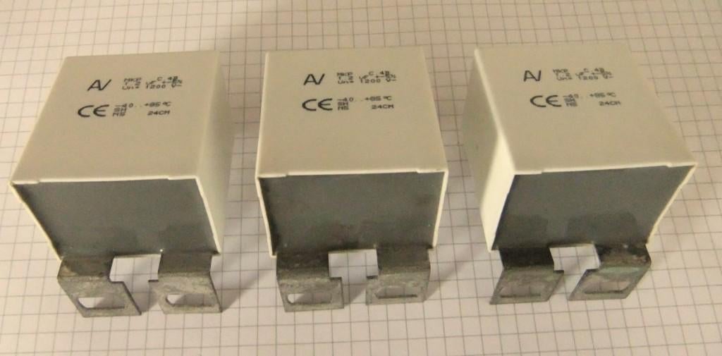 Kemet Condensators 1.2 uF - 1200 VDC (3 Stuks), Hobby en Vrije tijd, Elektronica-componenten, Ophalen of Verzenden, Gebruikt