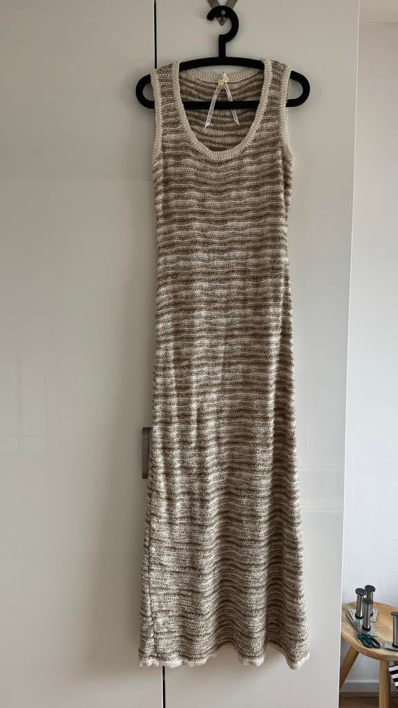 Isla Ibiza Bonita gebreide jurk (M t/m XL), Kleding | Dames, Jurken, Beige, Maat 42/44 (L), Nieuw, Ophalen of Verzenden