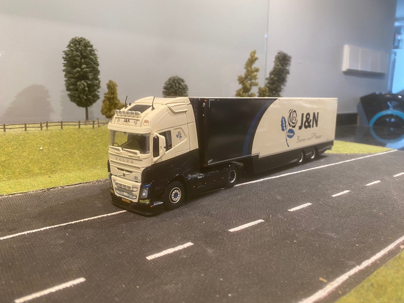 Volvo FH met bloemen / planten oplegger van J&N, Ophalen of Verzenden, Zo goed als nieuw, Bus of Vrachtwagen, Tekno
