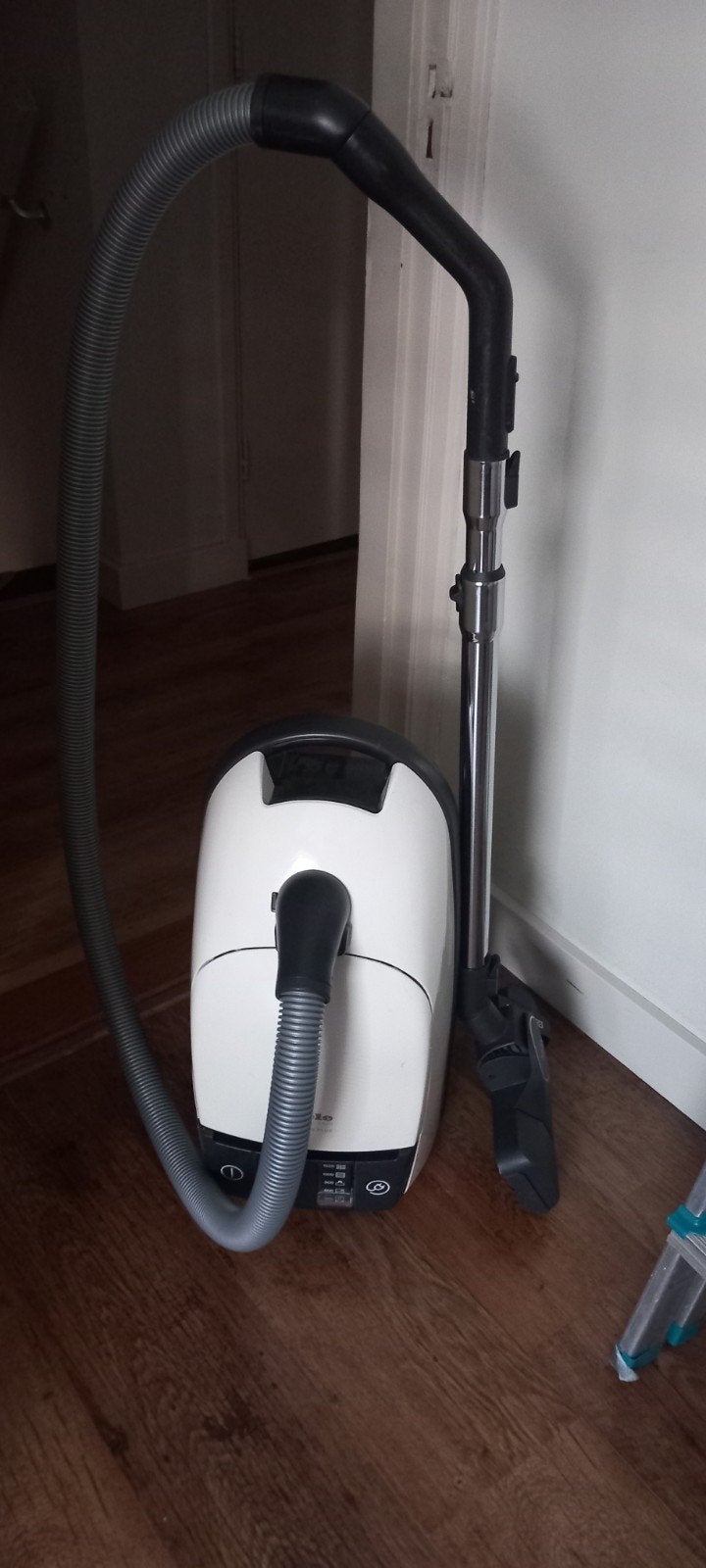 Miele Electronic S 4211 stofzuiger - Zo goed als nieuw, Zo goed als nieuw, 1200 tot 1600 watt, Ophalen, Stofzak