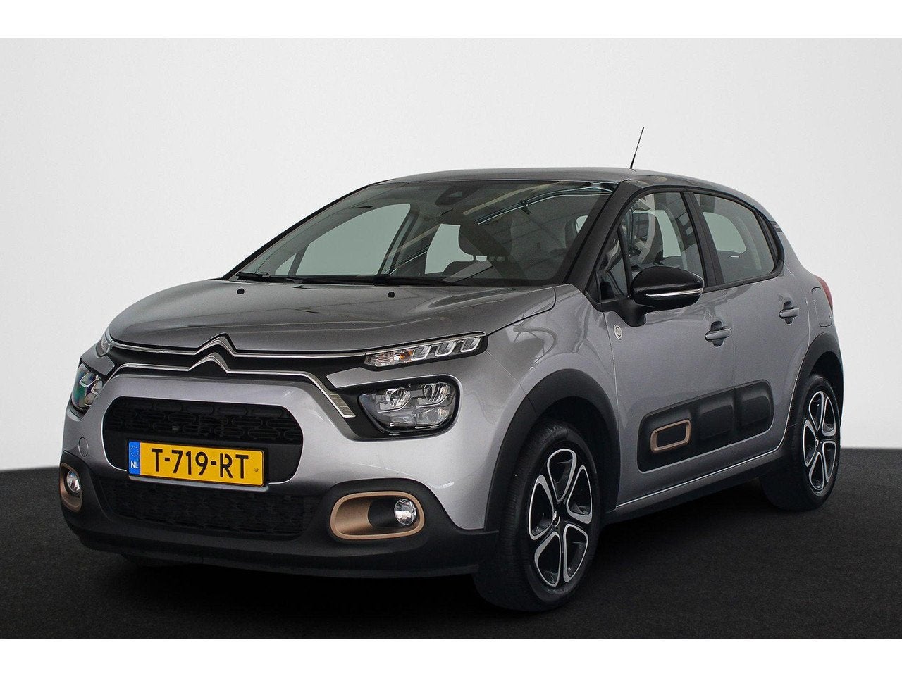 Citroën C3 1.2 PureTech C-Series Navi Clima Parkeersensoren, 83 pk, 1199 cc, Start-stop-systeem, Bedrijf