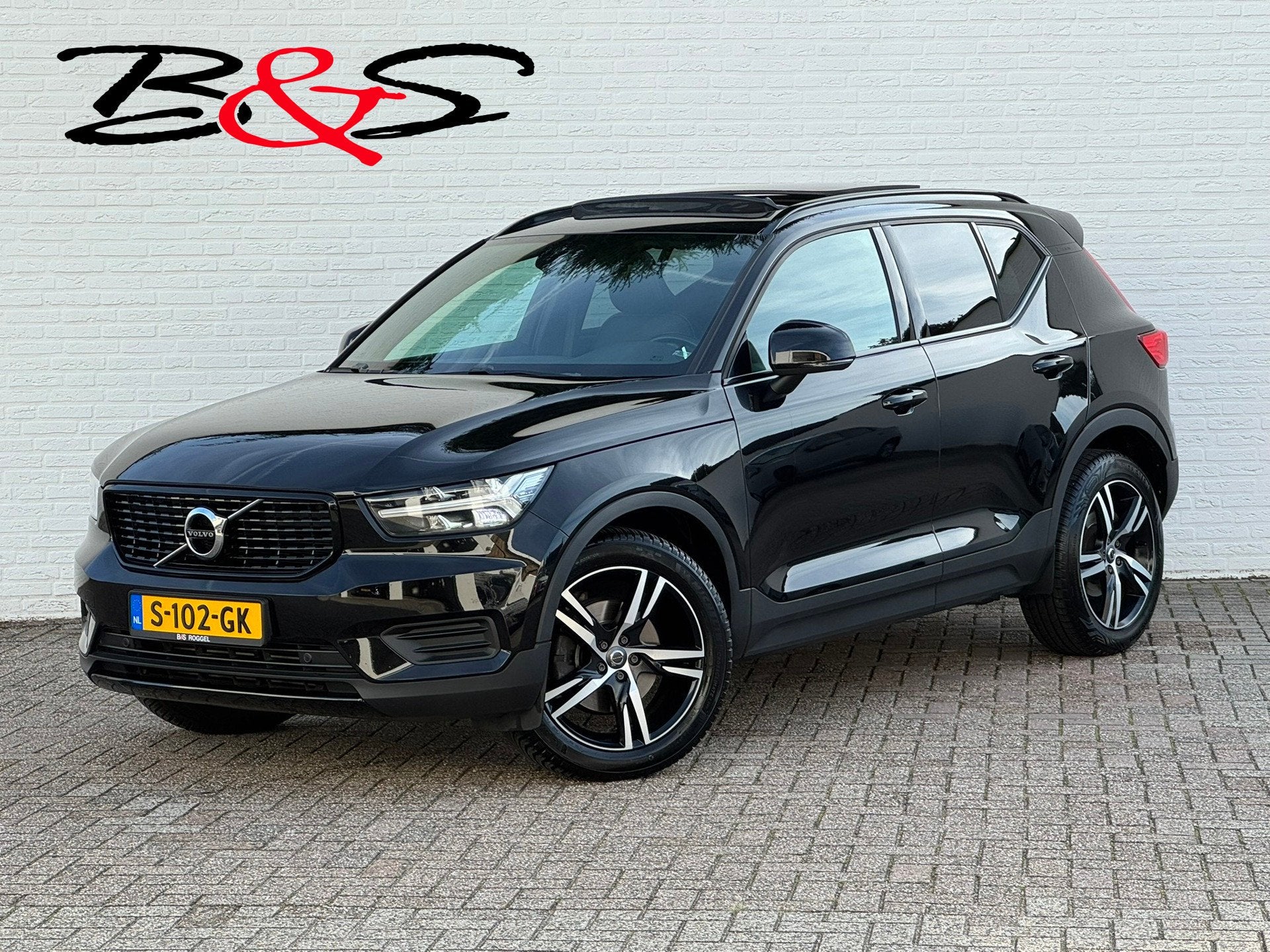 Volvo XC40 2.0 T4 R-Design Automaat Pano Trekhaak Camera Ada, Auto's, 15 km/l, 1969 cc, Zwart, Leder