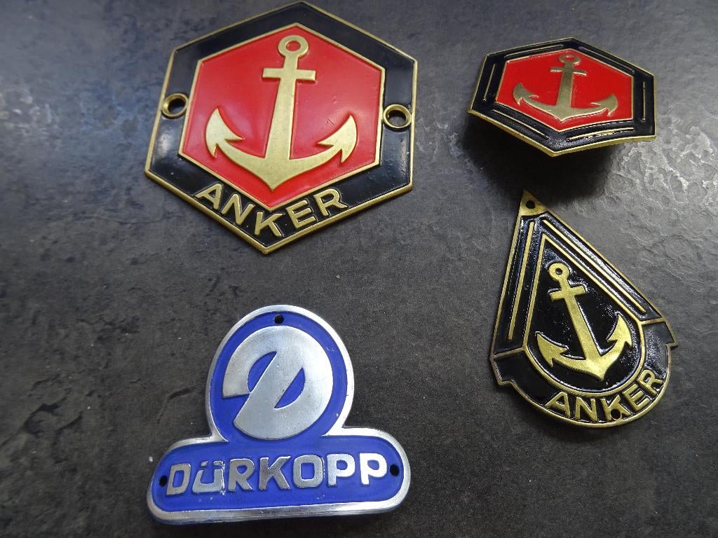 Emaille emblemen motor brommer embleem, Fietsen en Brommers, Ophalen of Verzenden, Zo goed als nieuw, Overige typen, Overige merken