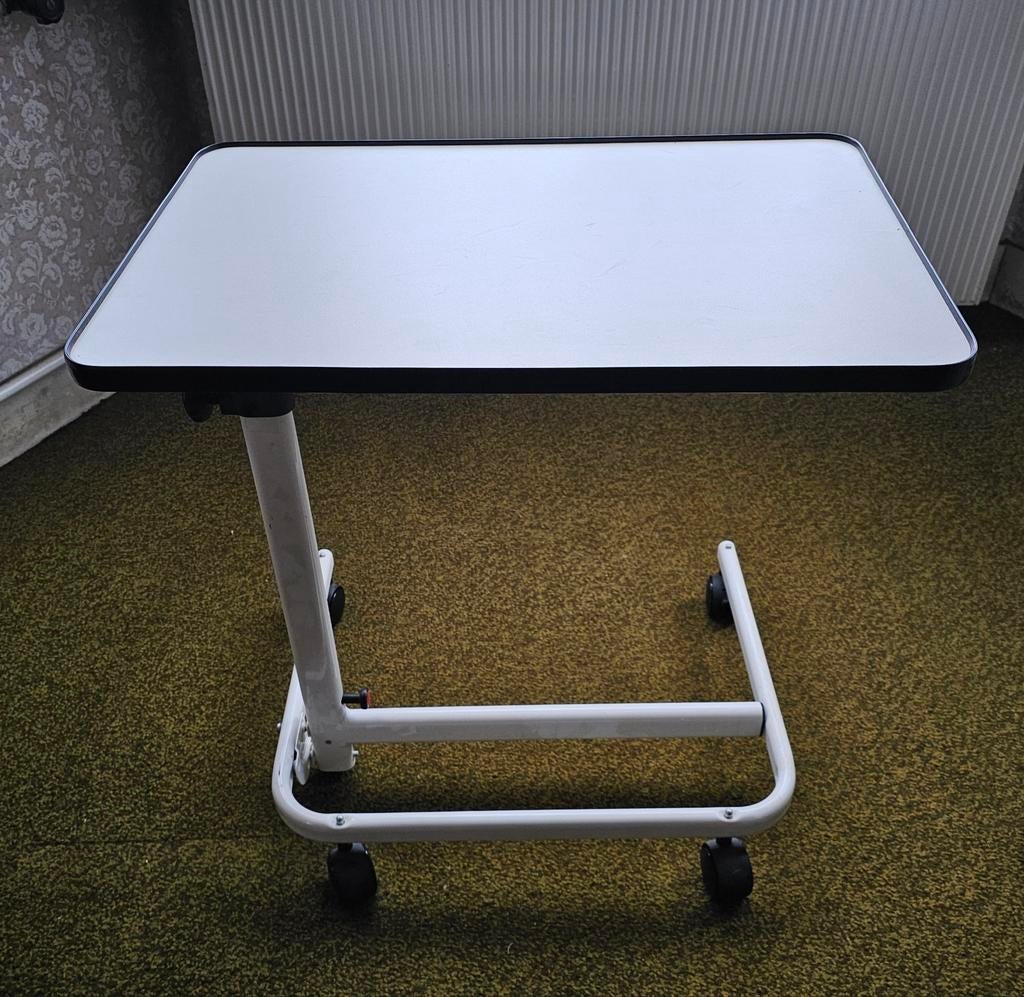 Verrijdbare bedtafel / bijzettafel, Gebruikt, 50 tot 100 cm, Modern, functioneel, Tot twee personen