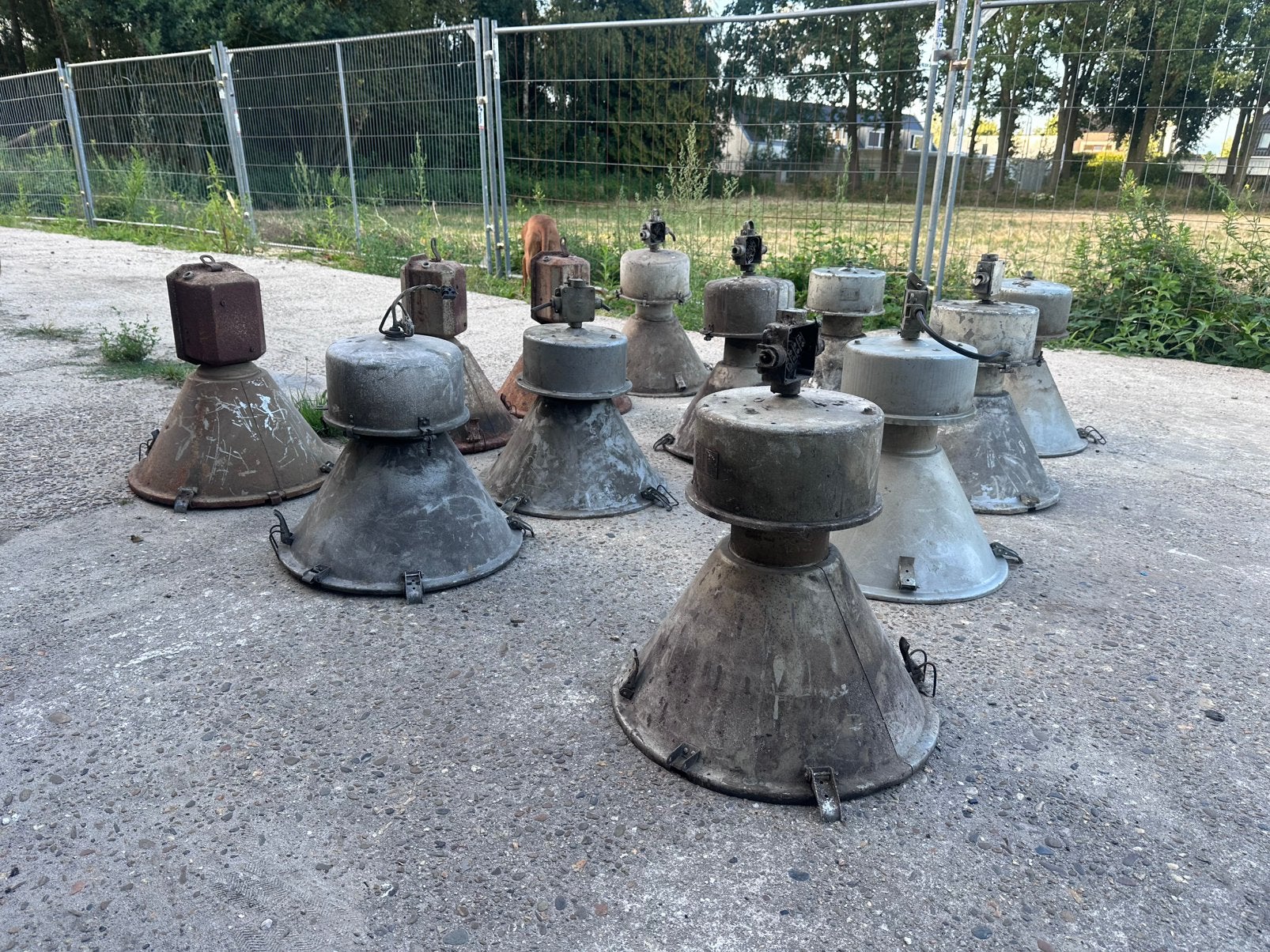 Partij vintage industriële fabriekslampen - 12 stuks, Antiek en Kunst, Ophalen