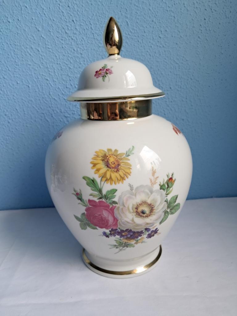 Prachtige klassieke porseleinen dekselvaas., Ophalen of Verzenden