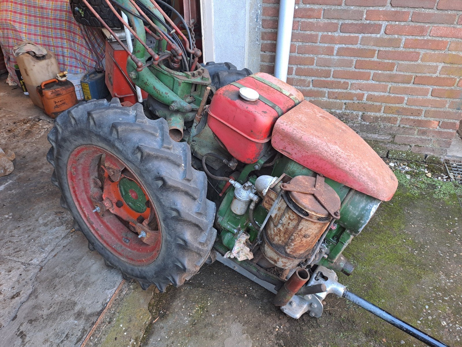 2 wielige tractor/frees, Ophalen
