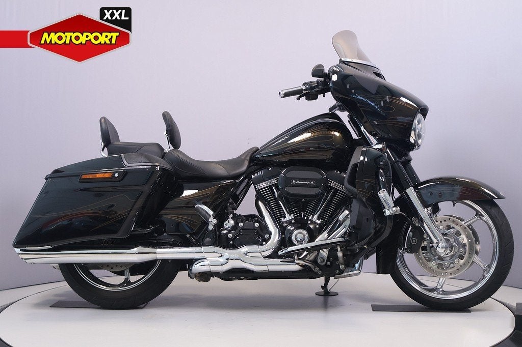 Harley-Davidson STREET GLIDE CVO (bj 2015), Motoren, H-DCUSTOMERSERVICE@Harley-Davidson.com, Harley-Davidson Benelux, Bedrijf