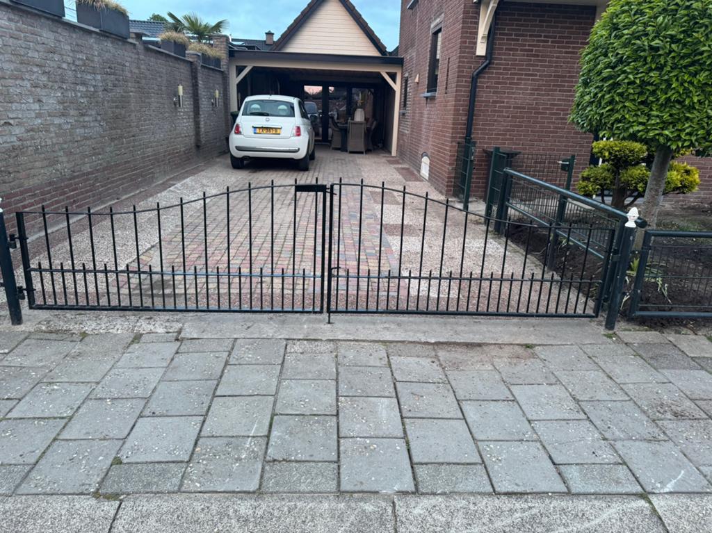 IJzeren hekwerk met poort in goede staat, Ophalen, Met poort, Gebruikt, Sierhekwerk