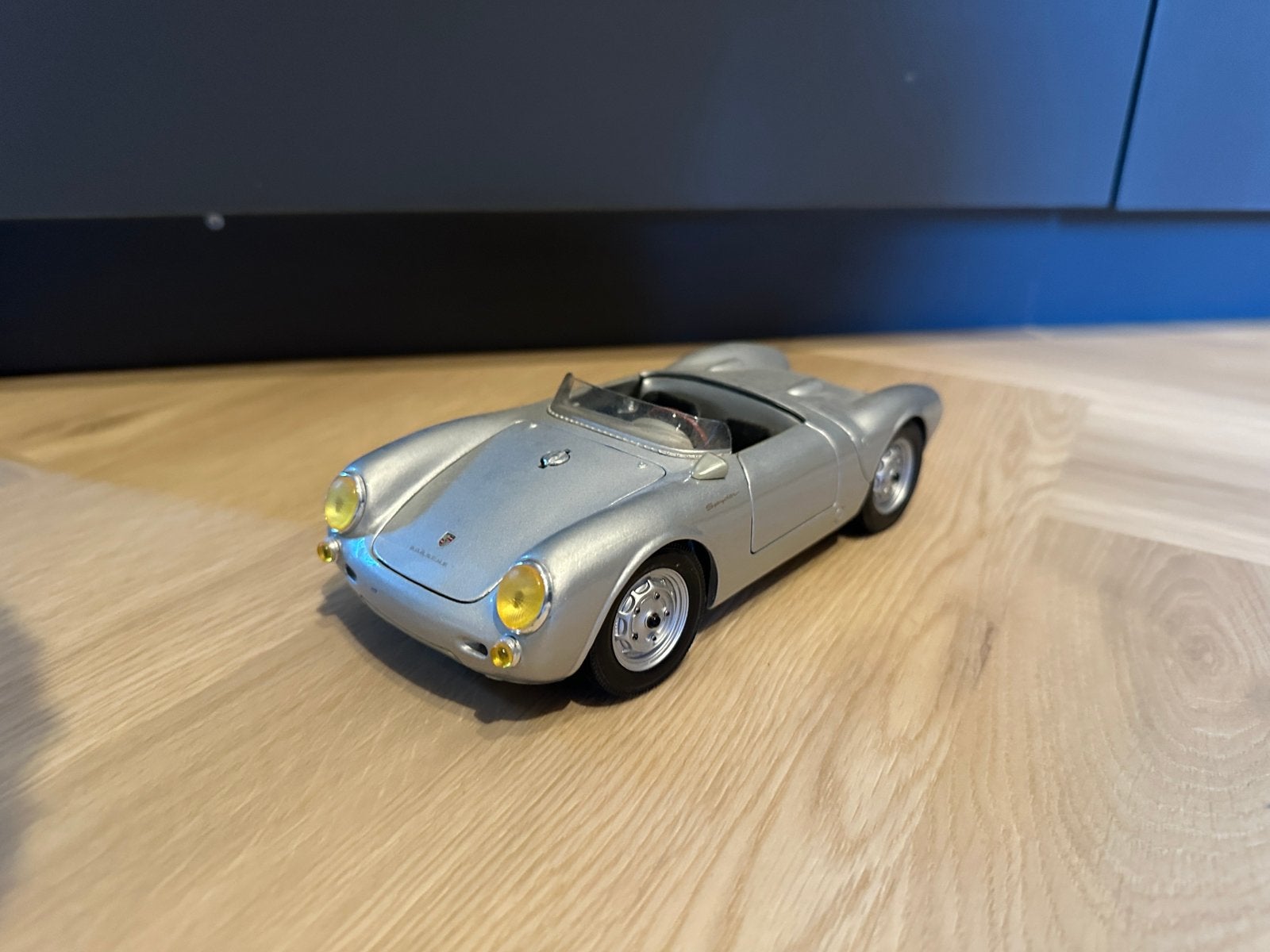 Maisto Porsche 550 Spyder 1:18 Grijs modelauto, Ophalen of Verzenden, Zo goed als nieuw, Maisto