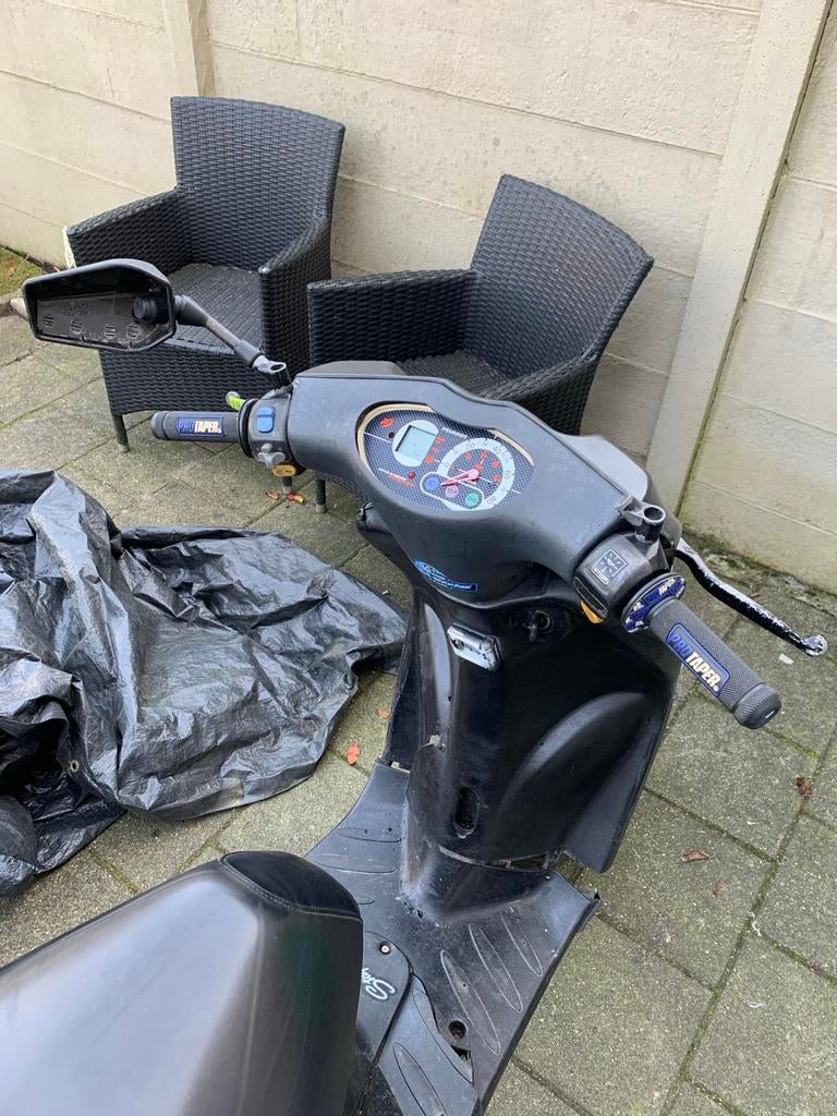 Peugeot Vivacity 70cc - Perfect rijdend met schade, Ophalen, Tweetakt, Gebruikt, Maximaal 45 km/u