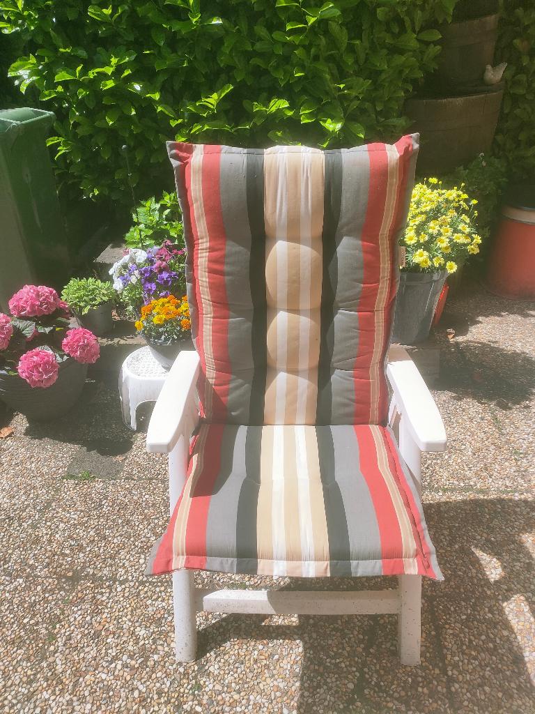 Vier hoge rug tuinkussens met bergkist., Tuin en Terras, Ophalen, Gebruikt