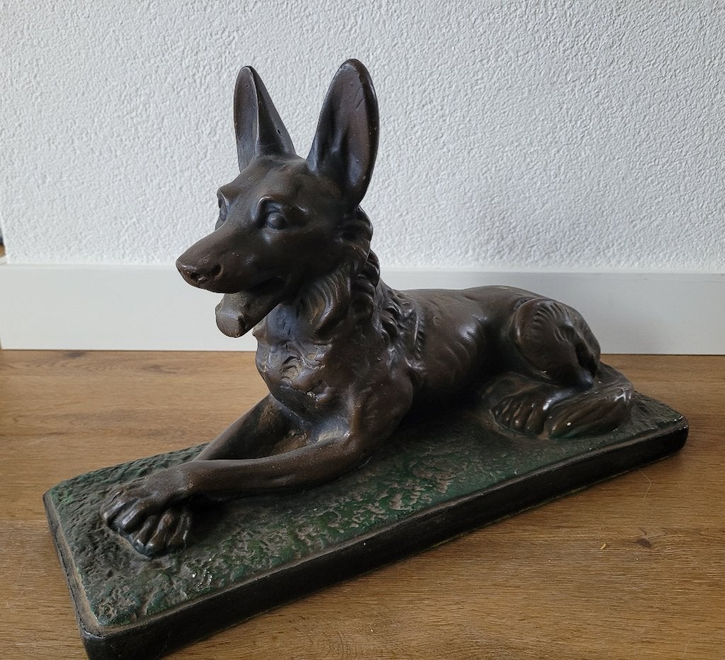 Vintage gipsen beeld liggende (herders-) hond 45 cm., Ophalen of Verzenden, Zo goed als nieuw, Dier