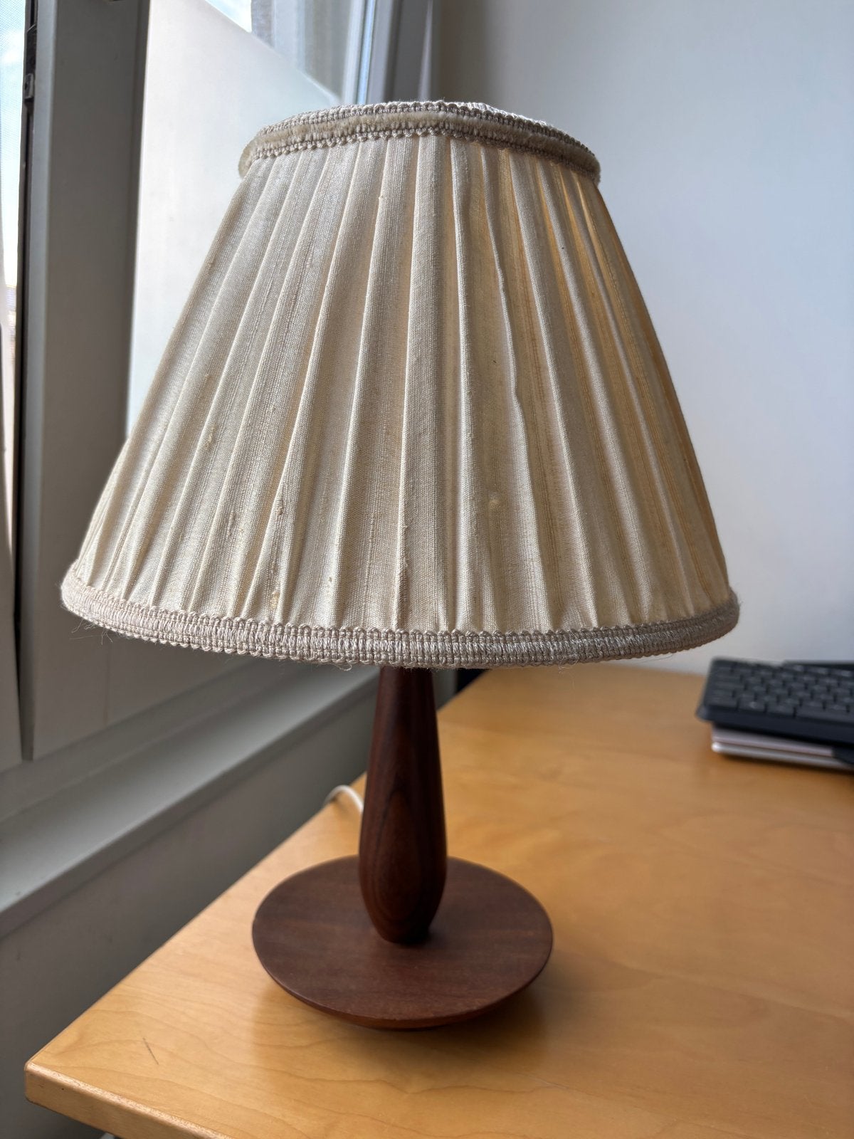 Vintage Tafellamp Jaren '60 met Teakhouten Voet, Antiek en Kunst, Ophalen