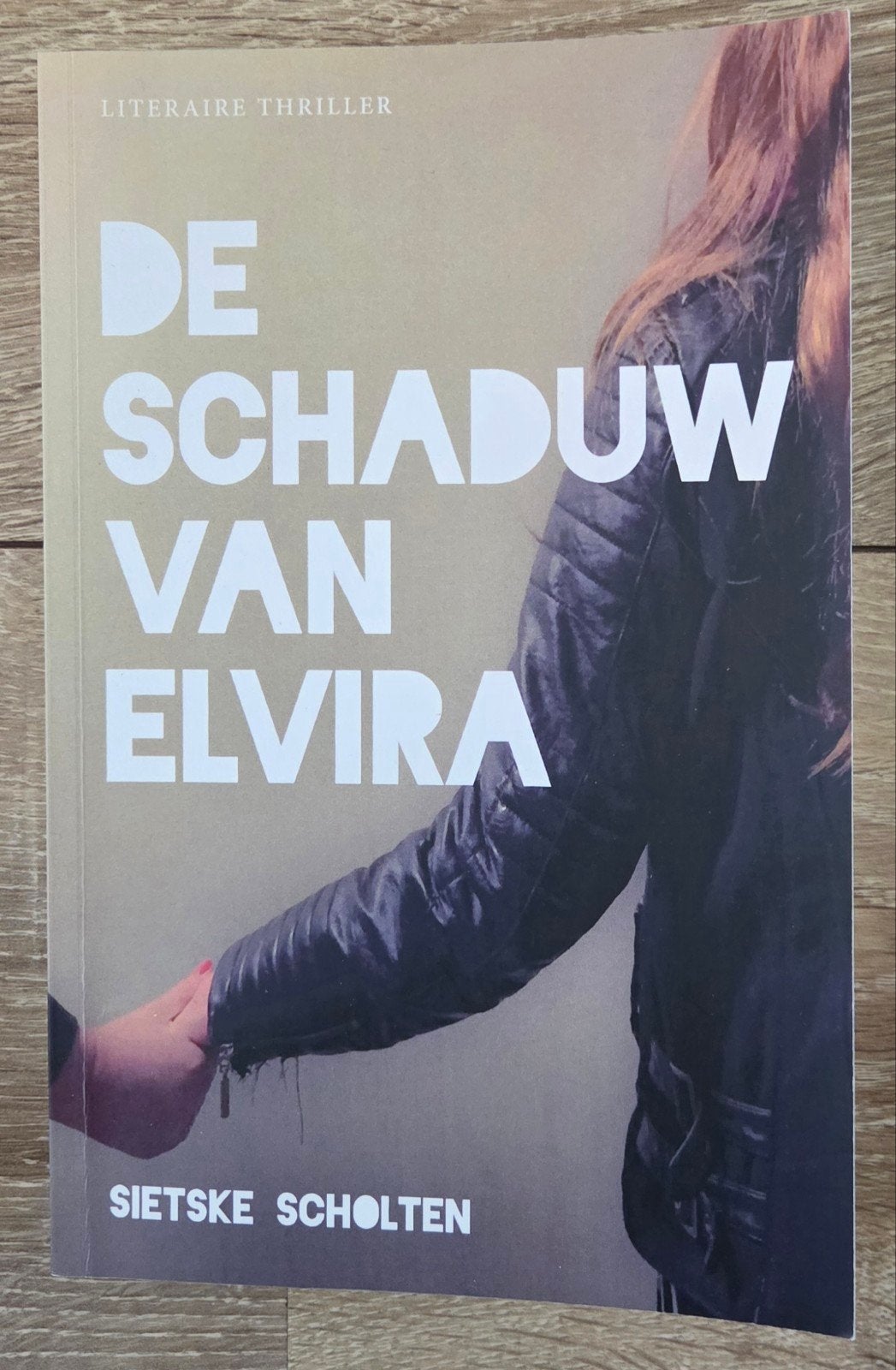 Sietske Scholten - De schaduw van Elvira, Ophalen of Verzenden, Zo goed als nieuw, Sietske Scholten