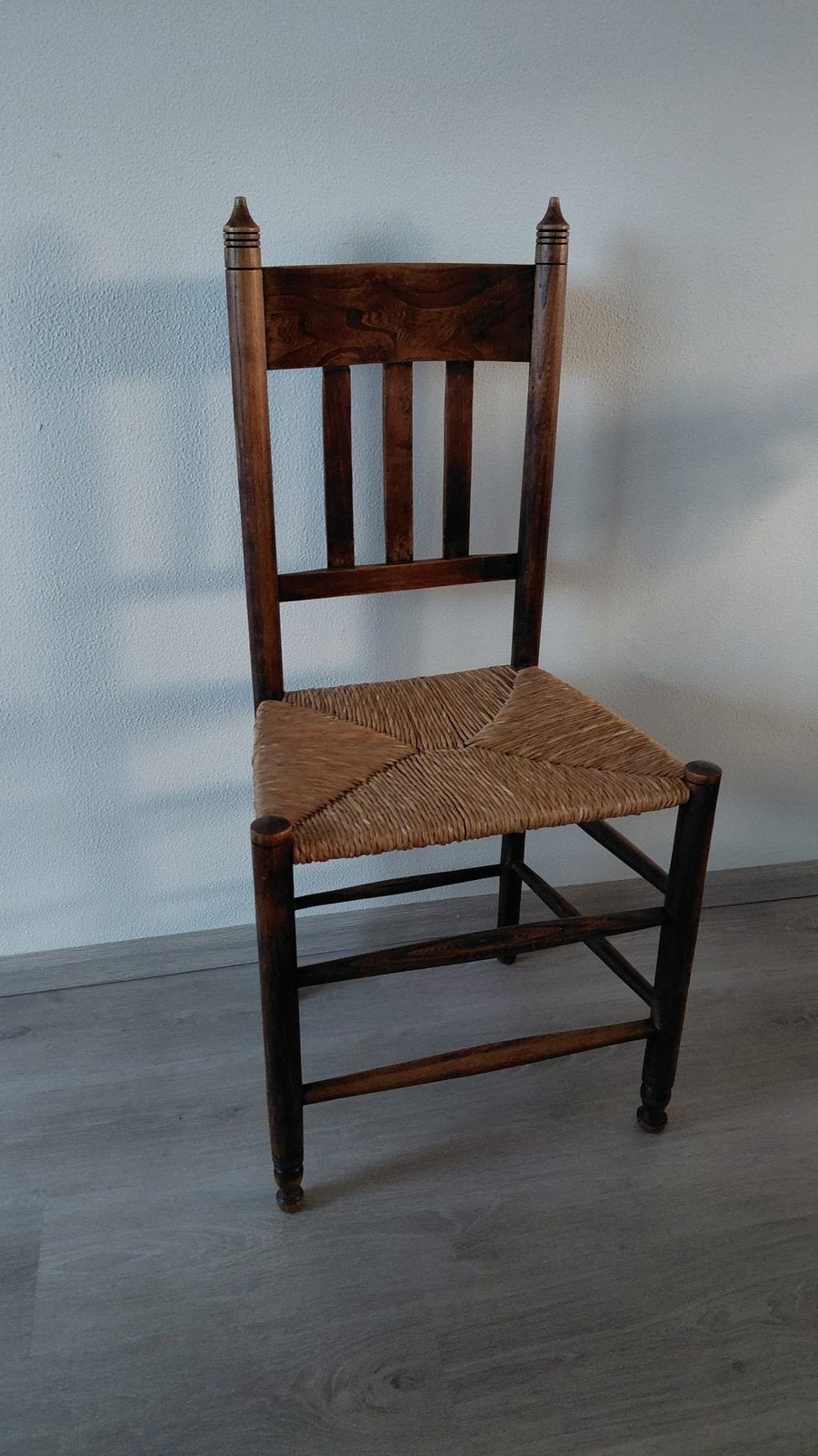 Vintage / antieke stoel met rieten zitting, Ophalen, Zo goed als nieuw, Bruin, Eén