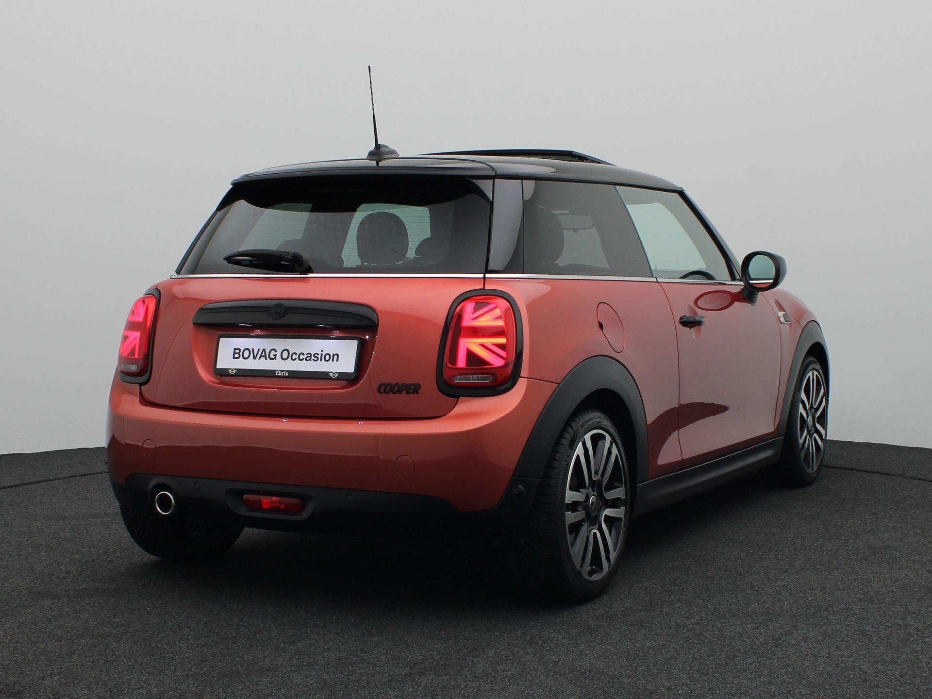 MINI 3-Deurs Cooper Summer Red Edition + Glazen panoramadak, Auto's, 12 maanden, Gebruikt, 4 stoelen, 49 €/maand