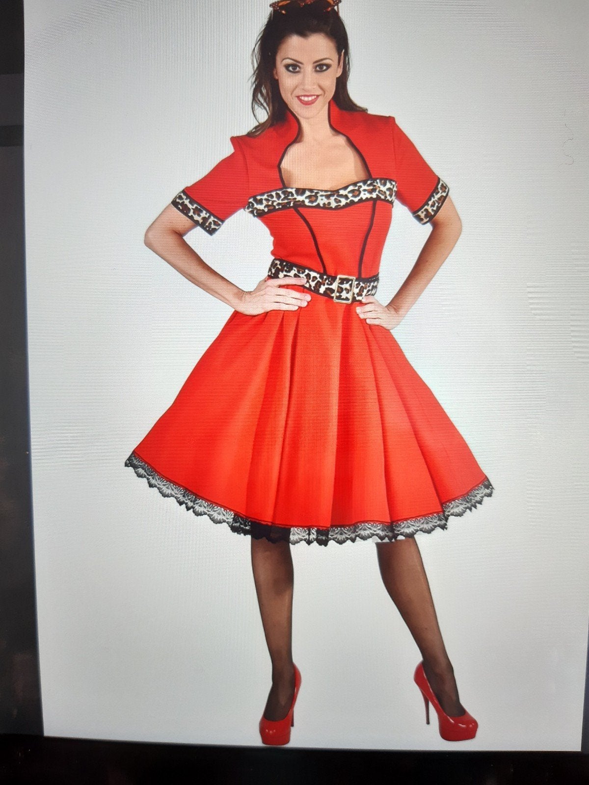 NIEUWE 50's Jurk sheeba/ rood (maat M), Kleding | Dames, Carnavalskleding en Feestkleding, Maat 38/40 (M), Carnaval, Nieuw, Ophalen of Verzenden