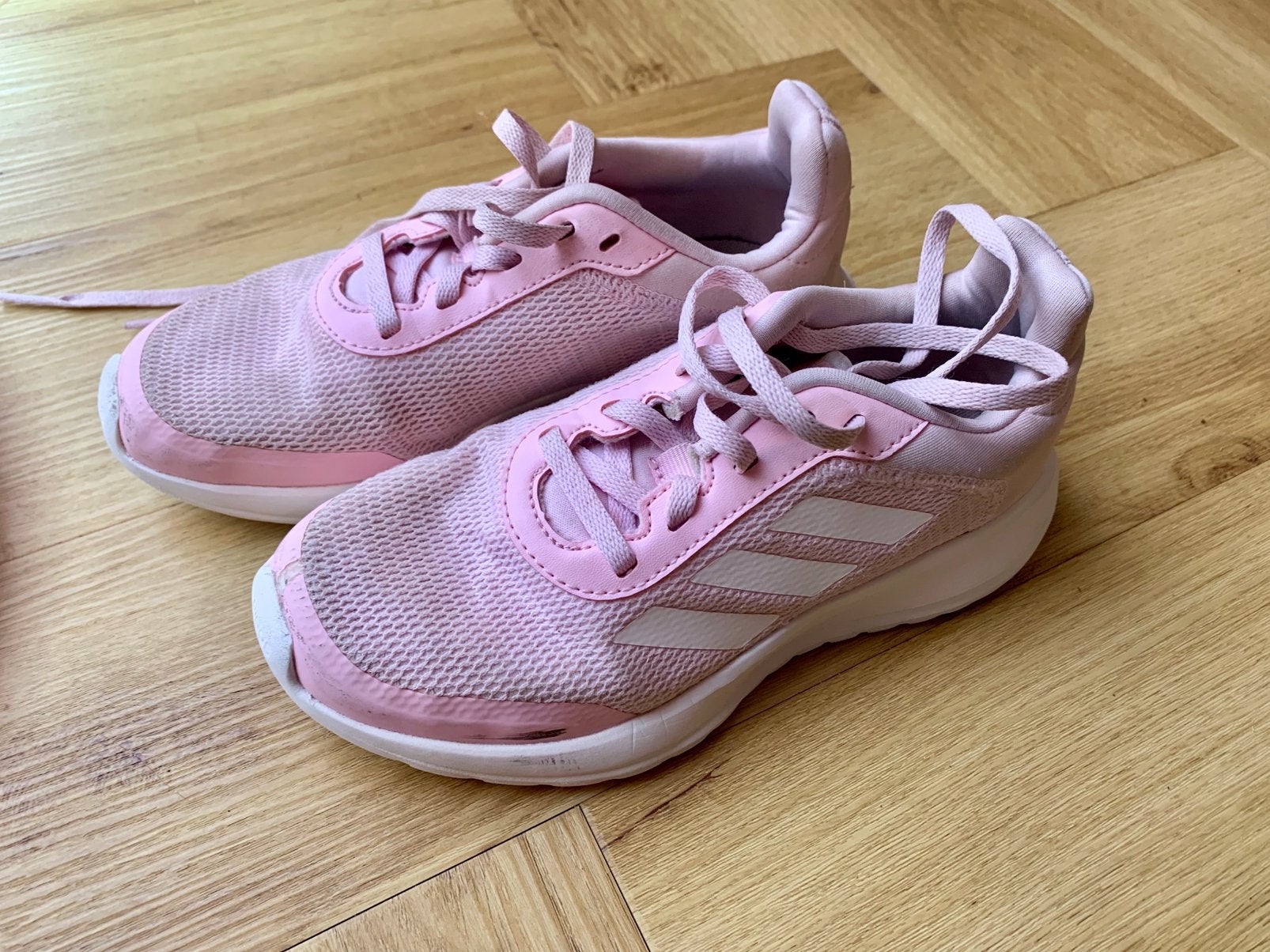 Adidas sportschoenen maat 33, Meisje, Sportschoenen, Ophalen of Verzenden, Zo goed als nieuw