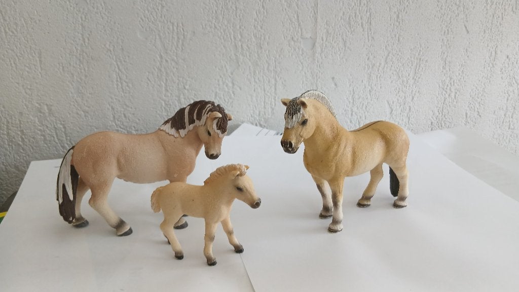 Schleich Fjord familie, hengst, merrie veulen, dierfiguren, Verzamelen, Dierenverzamelingen, Verzenden, Zo goed als nieuw, Paard