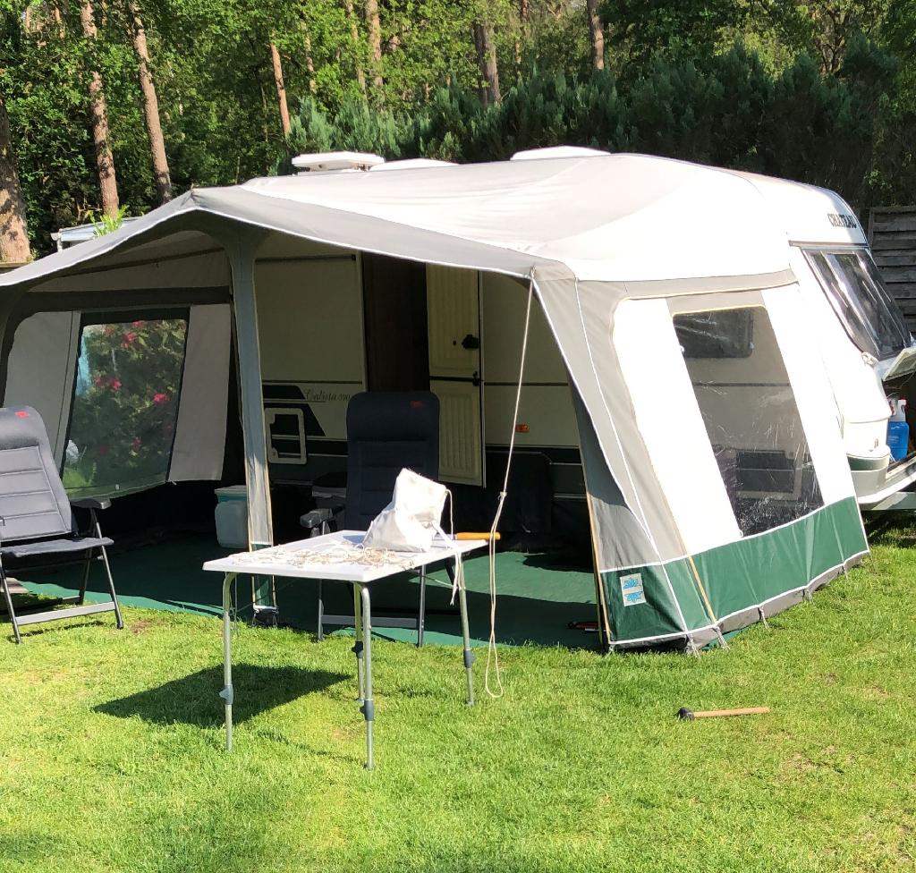 Caravan Chateau Calista HU volledig ingericht, Caravans en Kamperen, Caravans, Chateau, Rondzit, 750 - 1000 kg, Particulier