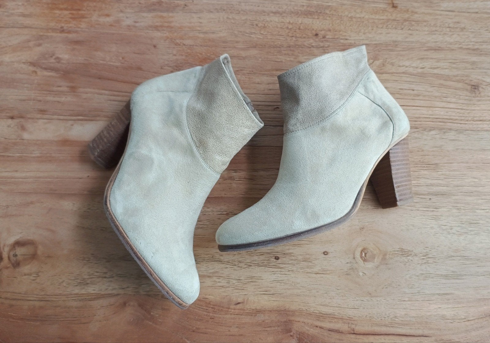 Suède enkellaarsjes SPM 39, Kleding | Dames, Schoenen, Ophalen of Verzenden, Zo goed als nieuw, Beige