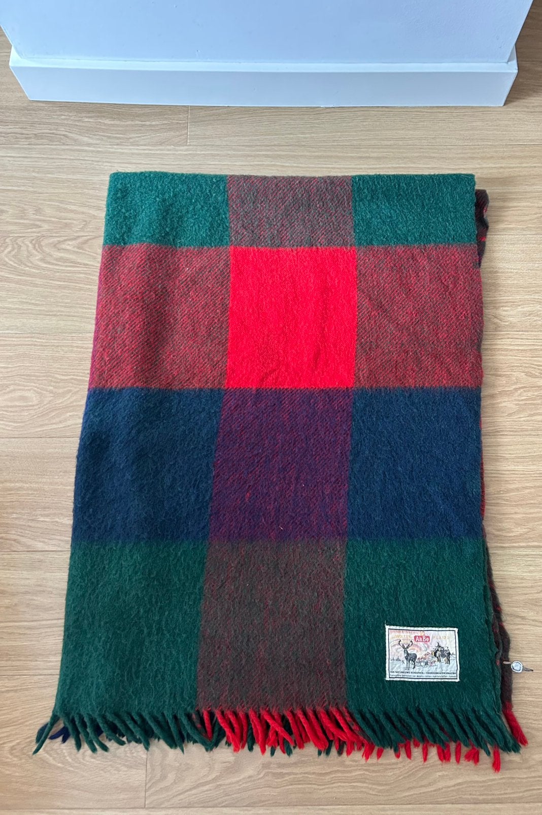 AaBe Wollen Deken / Plaid | Rood/Groen/Blauw geruit, Eenpersoons, Blauw, Ophalen of Verzenden, Overige merken