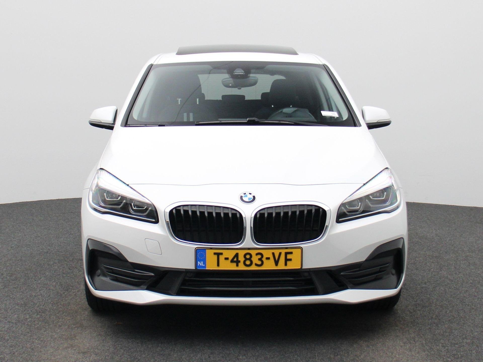 BMW 2-serie Active Tourer 225xe iPerformance High Executive, Auto's, Gebruikt, Euro 6, Wit, Bedrijf