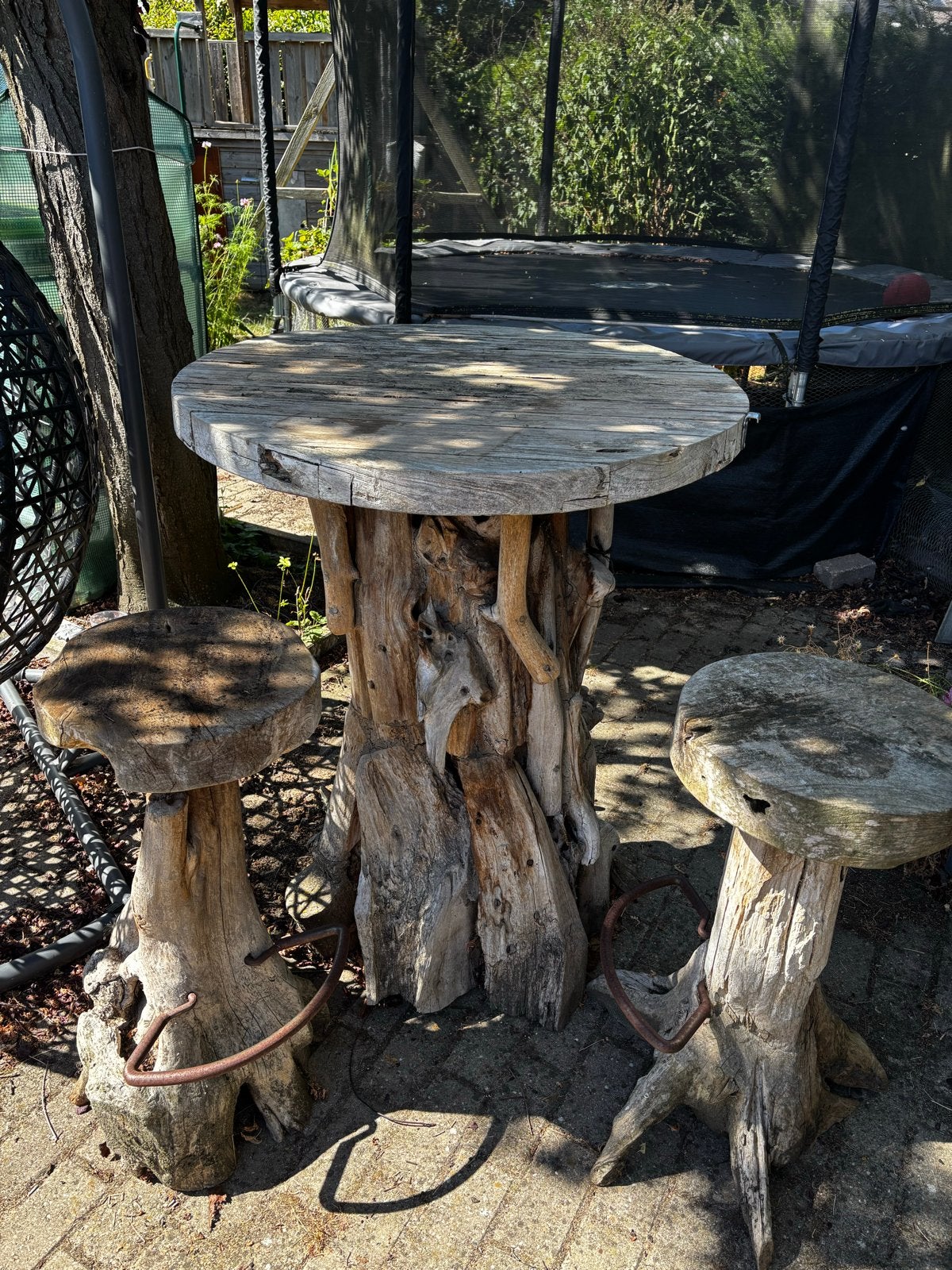Unieke boomstam bartafel met 2 krukken massief hout Ø 90 cm, Ophalen, Gebruikt, Rond, Hout