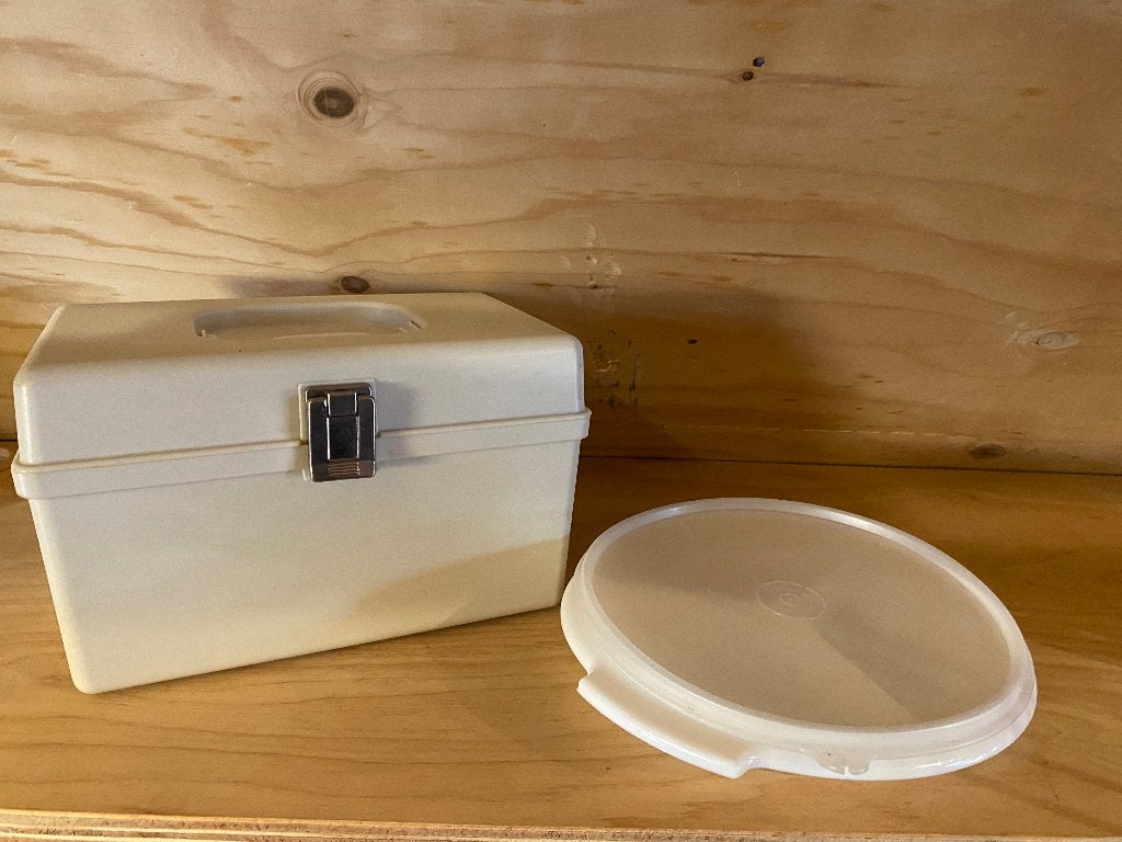 Retro Curver naaibox en Tupperware snack schaal *Nous deux*, Ophalen of Verzenden, Gebruikt, Overige typen