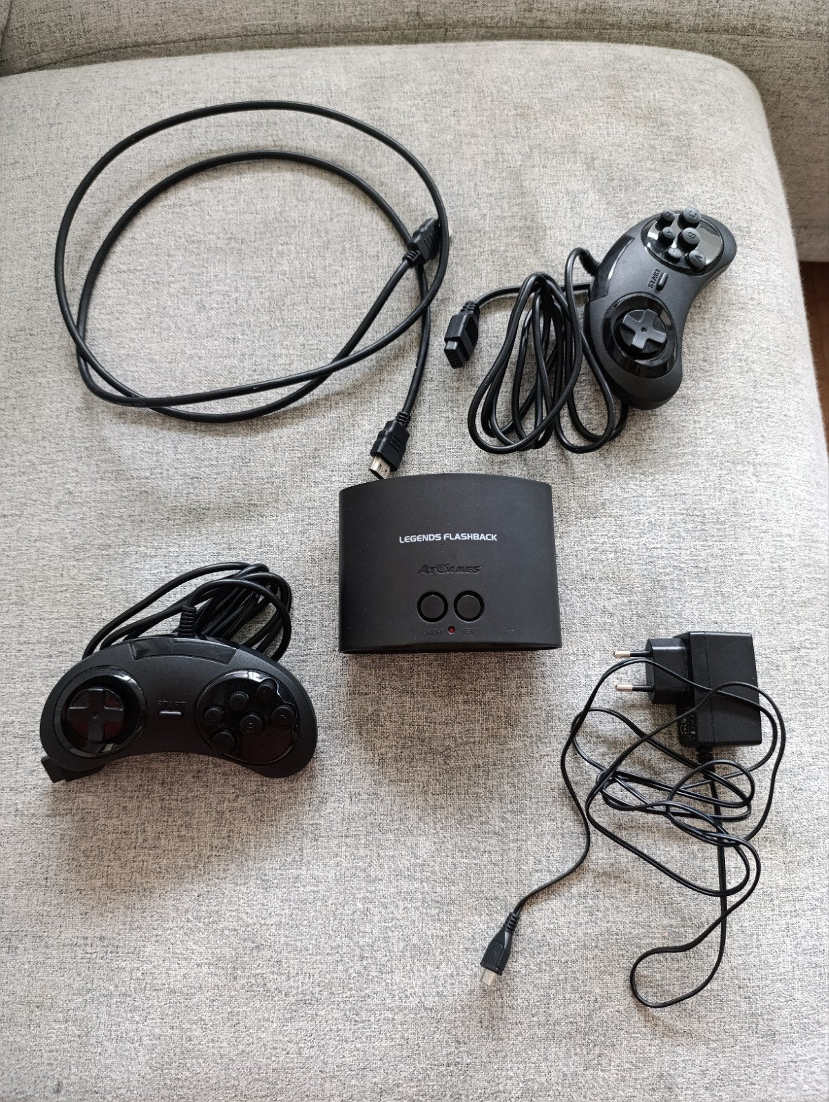 Legends Flashback Retro Console + 2 Sega Controllers, Spelcomputers en Games, Spelcomputers | Sega, Ophalen of Verzenden