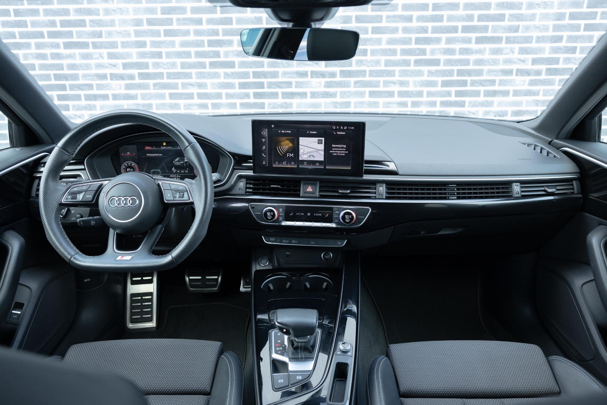 Foto 2 van Audi A4 Avant 35 TFSI S-Tronic S edition | Audi Sound System