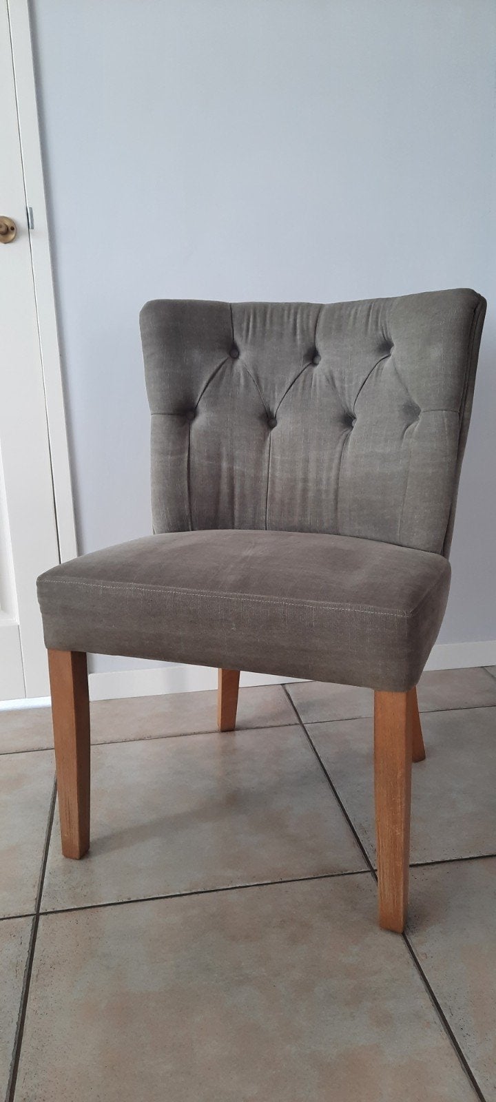 Zes landelijke eetkamerstoelen, merk Olav, stof/ hout, Huis en Inrichting, Ophalen, Gebruikt, Landelijk, Stof