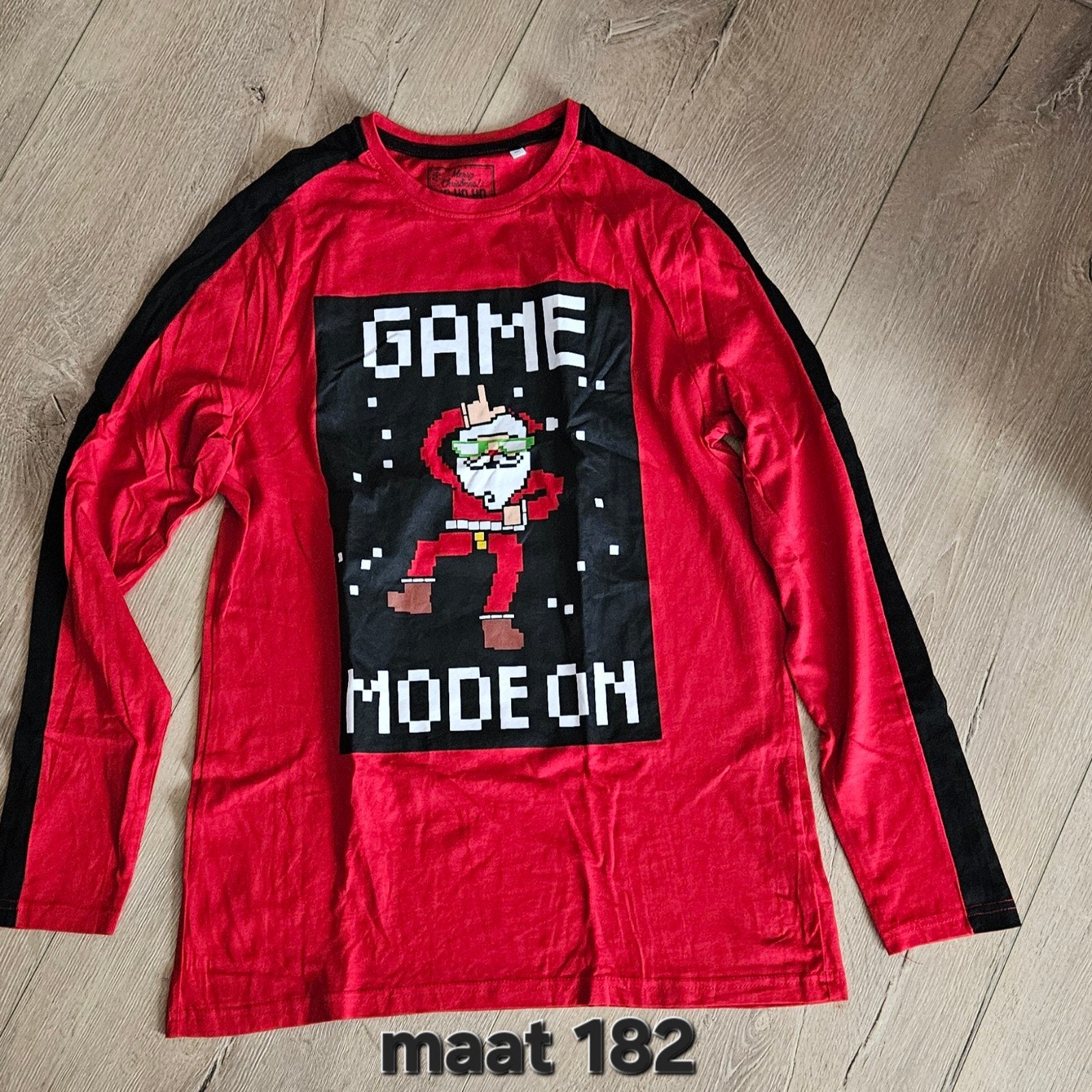 Kerst Longsleeve Rood Gamekerstman Maat 176/182, Jongen of Meisje, Ophalen of Verzenden, Zo goed als nieuw, Shirt of Longsleeve