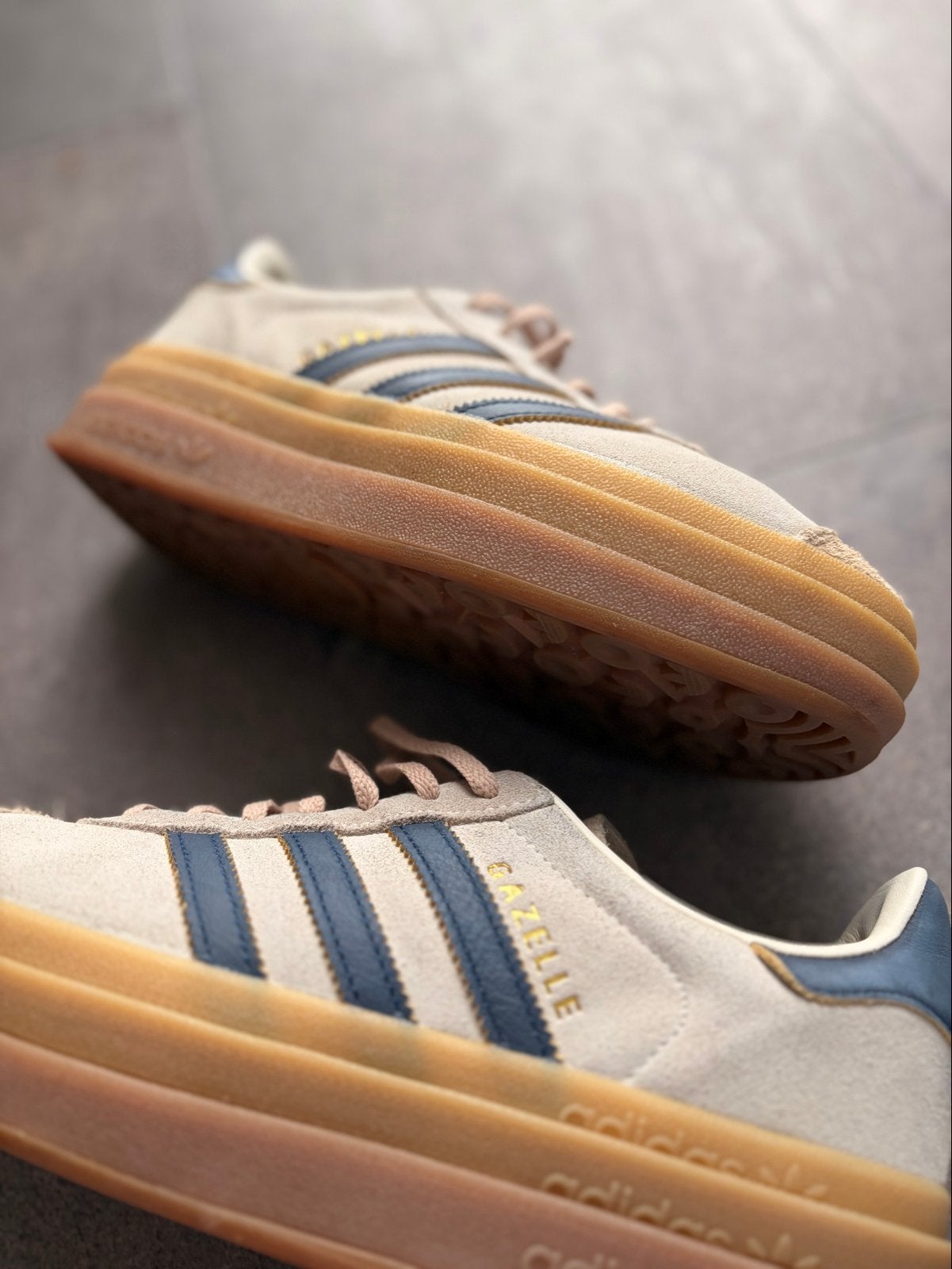 Adidas Gazelle Bold Platform Sneakers Beige/Blauw Maat 38, Ophalen of Verzenden, Zo goed als nieuw, Beige, Sneakers of Gympen