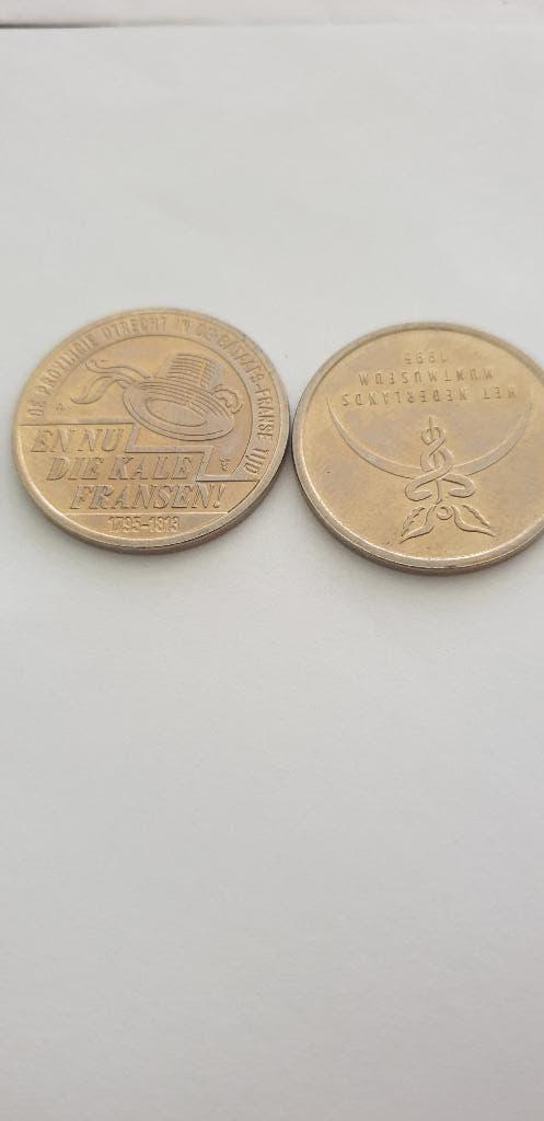 3053 en nu die kale fransen 1995, Postzegels en Munten, Penningen en Medailles, Verzenden, Overige materialen