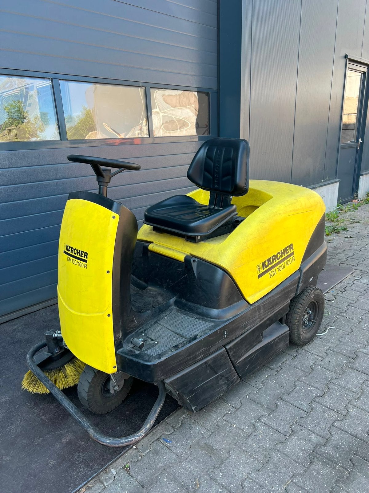 Kärcher KM 100/100 R professionele veegmachine, Ophalen, Gebruikt